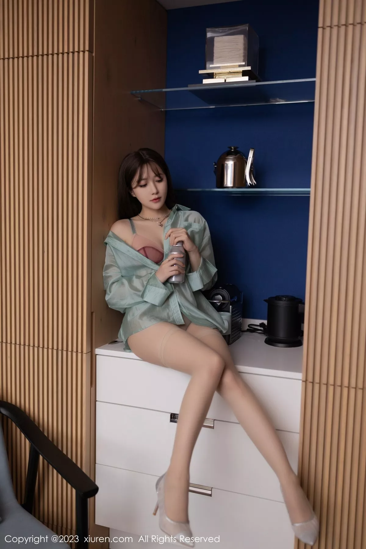 秀人集.com_[XiuRen秀人网]No.7721_模特鱼子酱Fish性感红灰色内衣配原色丝袜秀曼妙身姿迷人写真79P