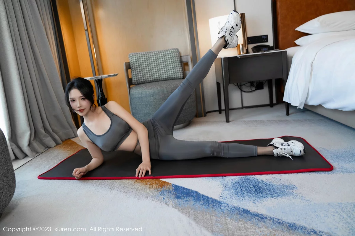 秀人集.com_[XiuRen秀人网]No.7882_模特利世性感灰色瑜伽服饰配超薄无内灰丝秀曼妙身姿诱惑写真80P