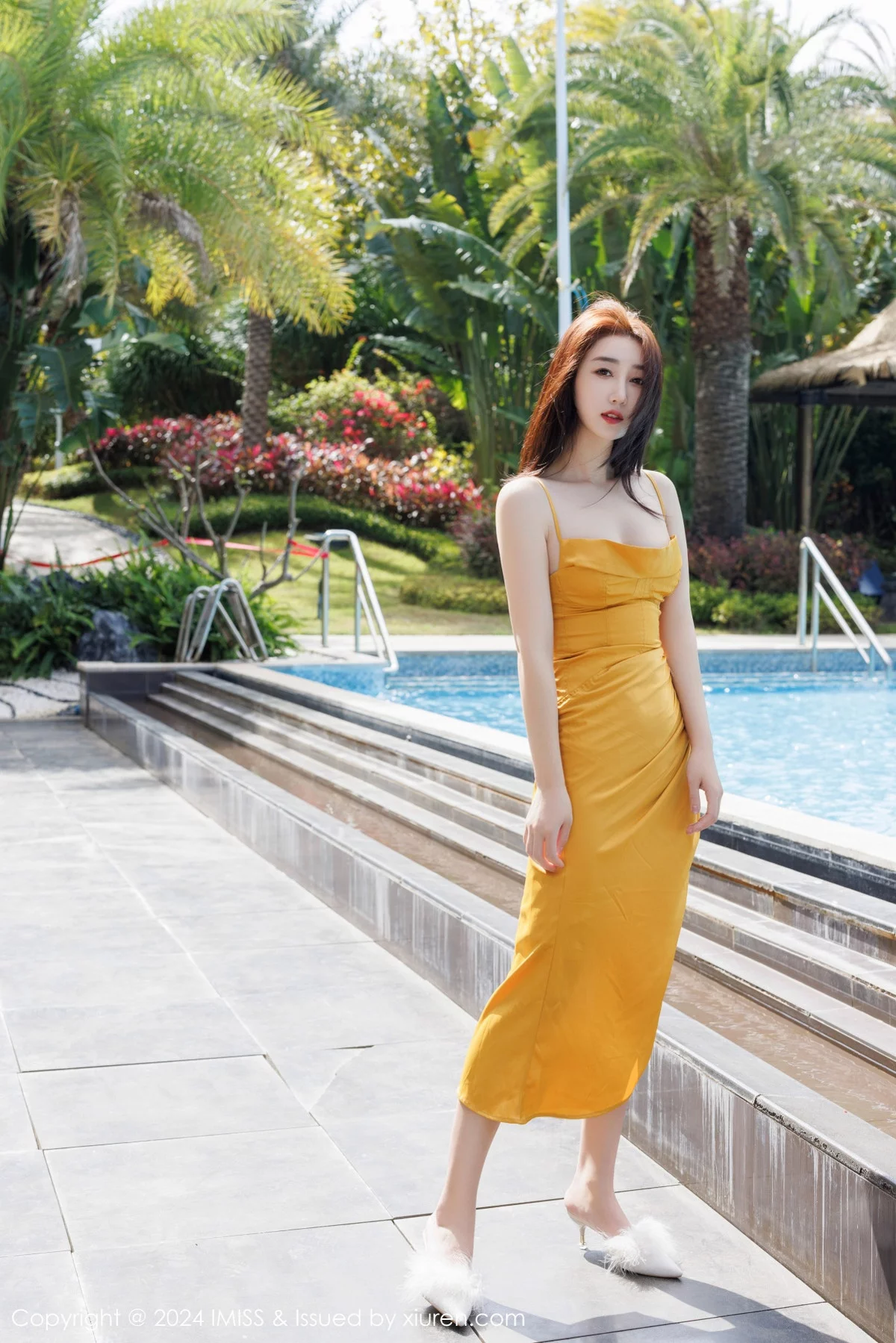 秀人集.com_[IMISS爱蜜社]Vol.764_模特九月生性感黄色吊带长裙+淡灰蕾丝内衣秀完美身材诱惑写真41P