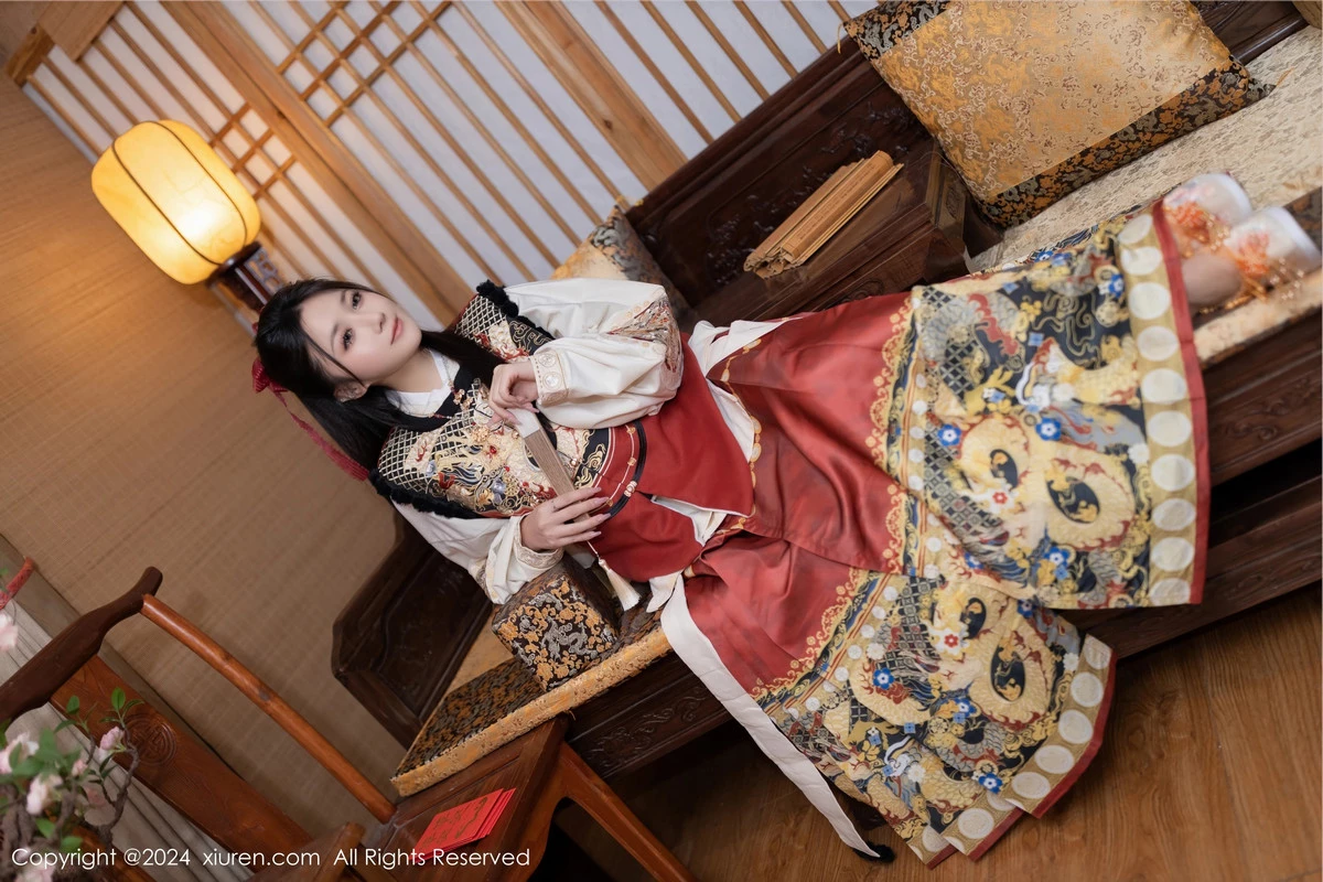 秀人集.com_[XiuRen秀人网]No.8095_模特鱼子酱Fish贺新春主题红色服饰露红布兜秀曼妙身姿诱惑写真80P