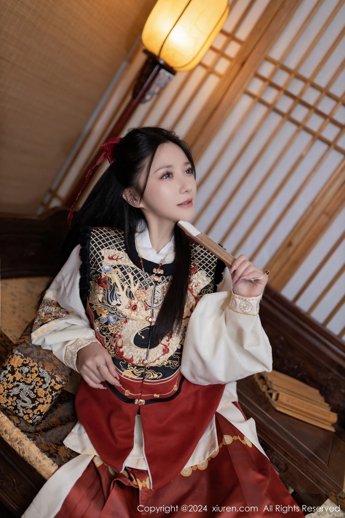 秀人集.com_[XiuRen秀人网]No.8095_模特鱼子酱Fish贺新春主题红色服饰露红布兜秀曼妙身姿诱惑写真80P