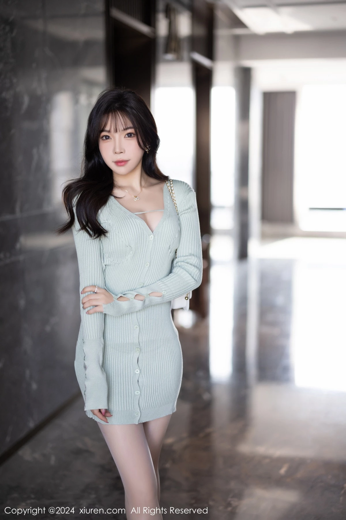 秀人集.com_[XiuRen秀人网]No.8028_女神徐莉芝Booty性感淡蓝服饰露紫色内衣配肉丝袜迷人诱惑写真85P