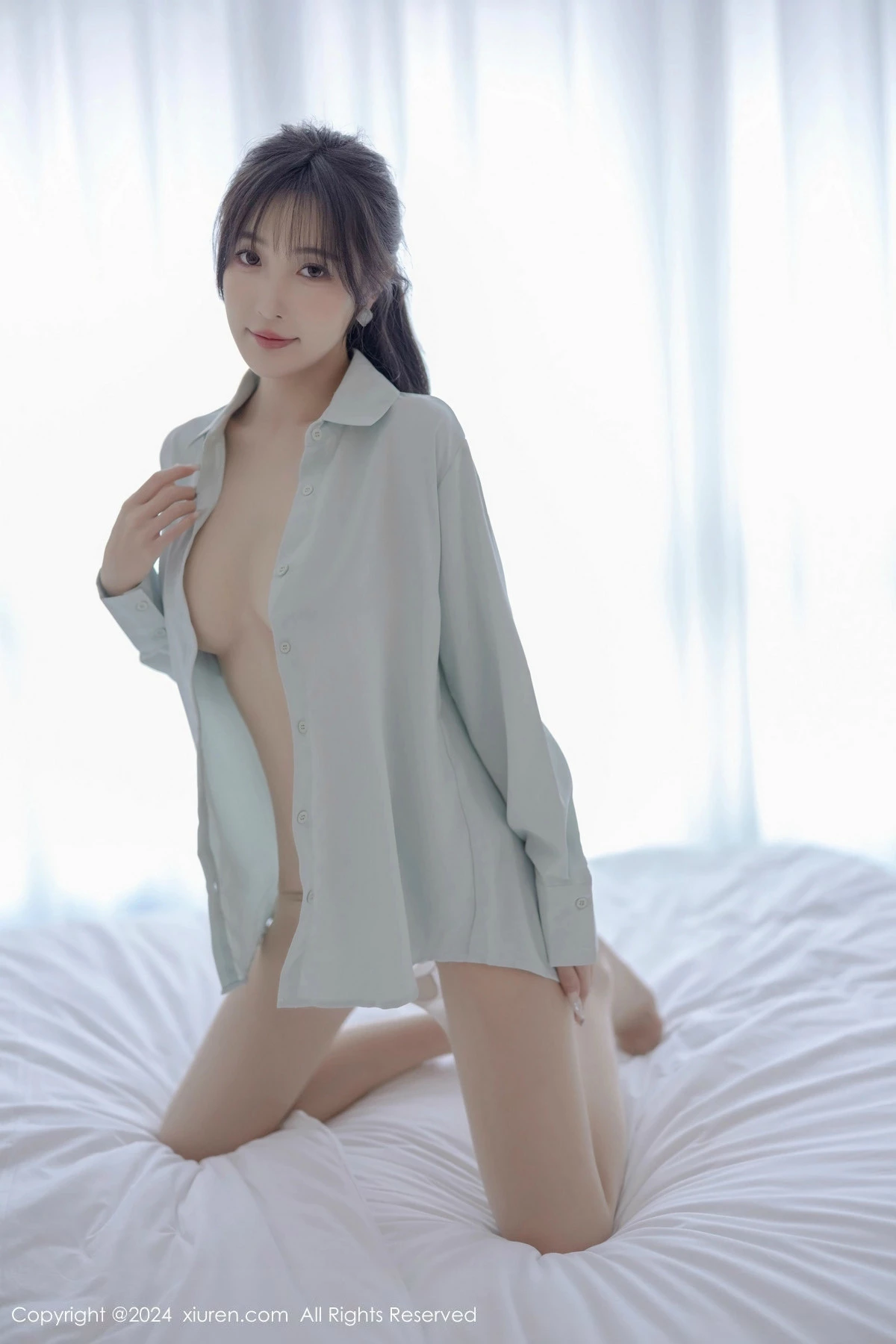 秀人集.com_[XiuRen秀人网]No.8589_模特林星阑性感浅绿衬衫配白短裙露超薄肉丝秀曼妙身姿诱惑写真86P