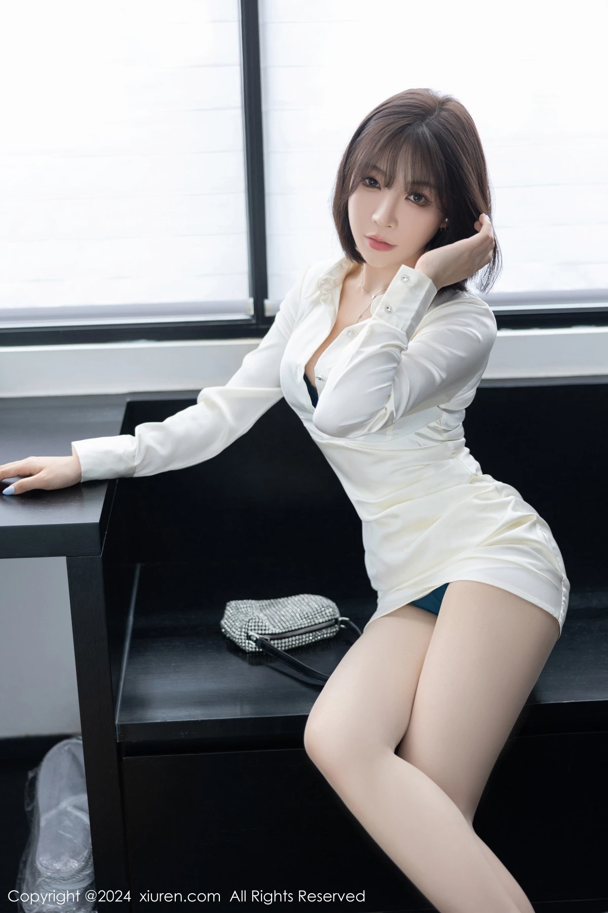 秀人集.com_[XiuRen秀人网]No.8963_女神徐莉芝Booty性感白色服饰露蓝色内衣配白丝袜迷人诱惑写真87P