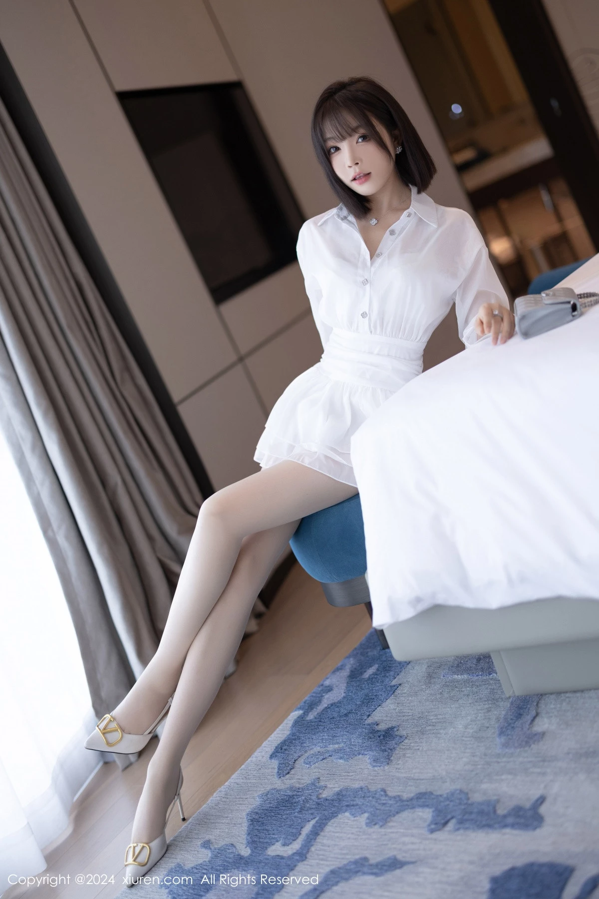 秀人集.com_[XiuRen秀人网]No.9020_女神徐莉芝Booty性感白色连衣短裙配开档白丝秀完美身材诱惑写真94P