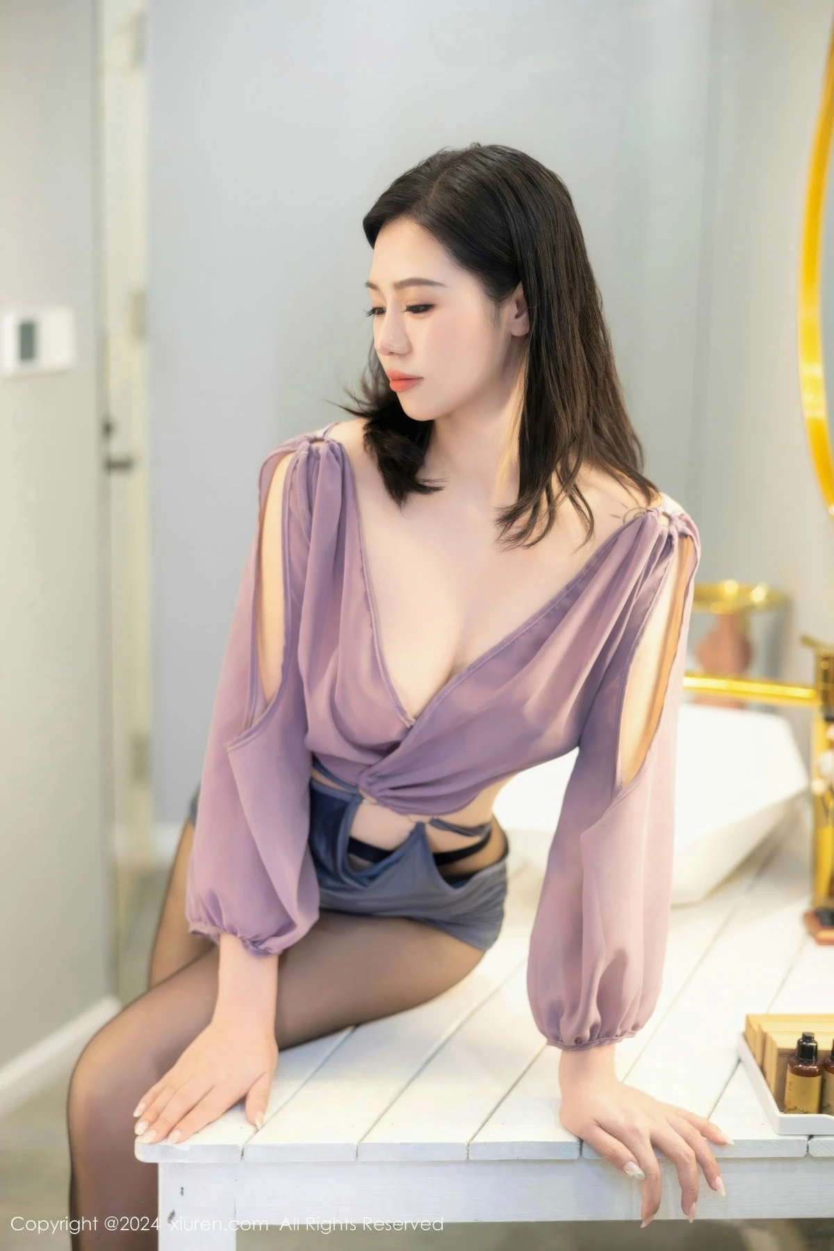 秀人集.com_[XiuRen秀人网]No.8902_模特金小依性感紫色上衣露紫色内裤配超薄黑丝秀柔美身姿诱惑写真76P