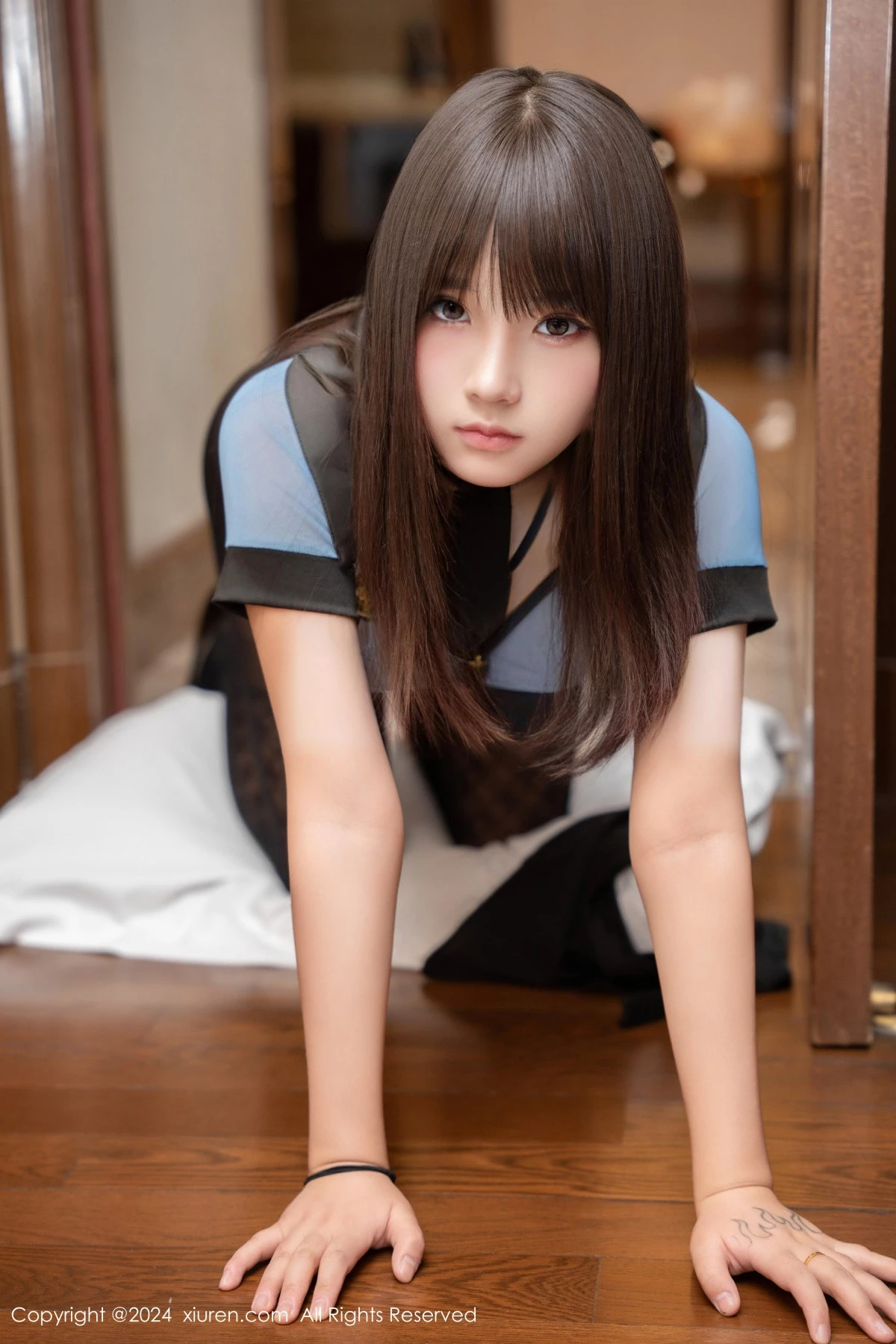 秀人集.com_[XiuRen秀人网]No.9129_模特姚若兮vay性感蓝色情趣制服配超薄黑丝秀惹火身材诱惑写真83P