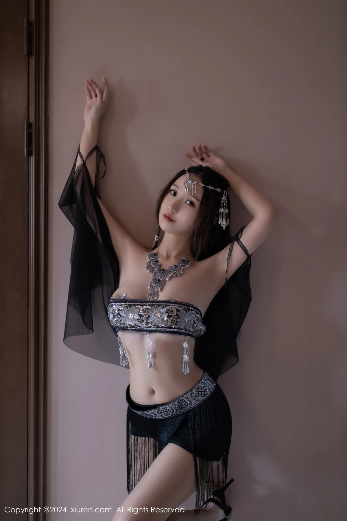 秀人集.com_[XiuRen秀人网]No.9172_模特杏子Yada性感黑色轻透服饰露情趣内衣秀曼妙身姿诱惑写真81P