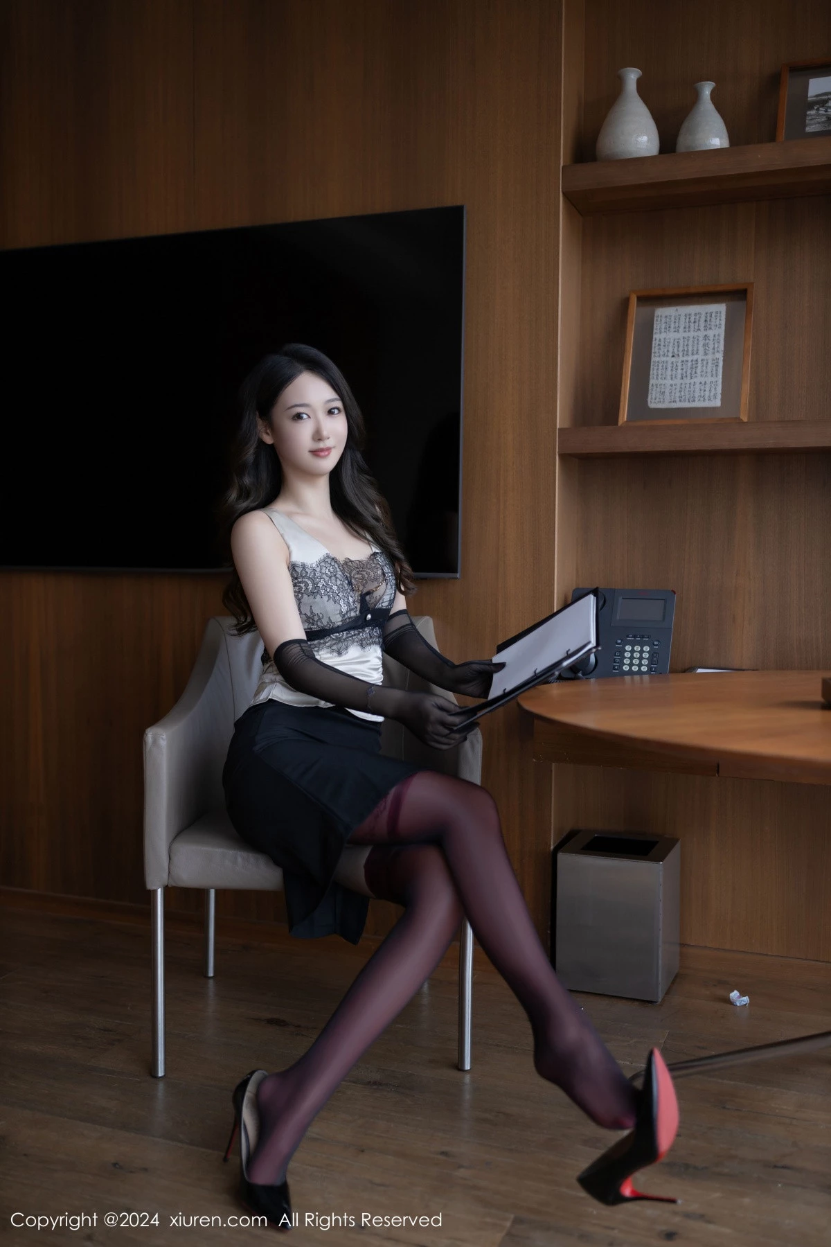 秀人集.com_[XiuRen秀人网]No.9231_模特唐安琪性感黑色短裙露双层红黑丝袜秀曼妙身姿撩人诱惑写真84P