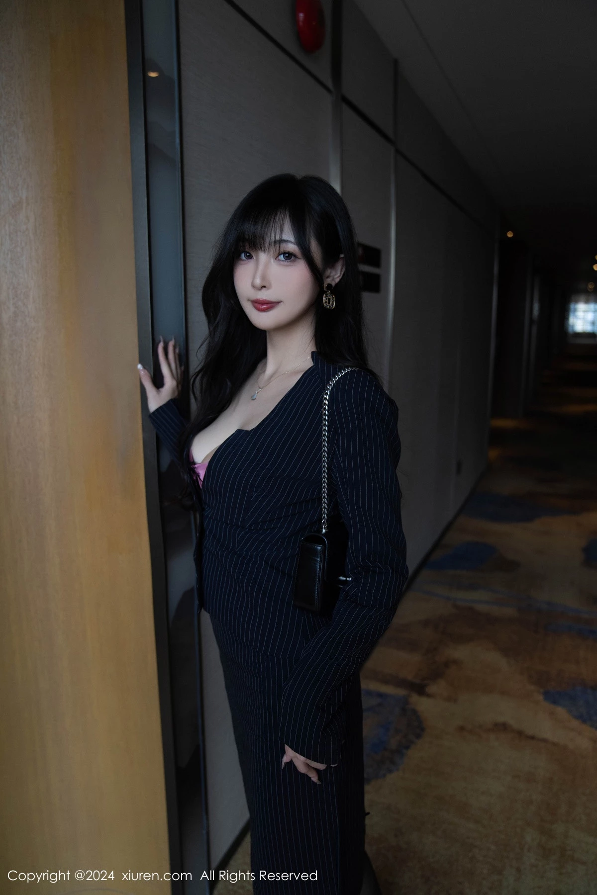 秀人集.com_[XiuRen秀人网]No.9186_模特林星阑私房性感紫色情趣内衣配黑丝袜秀曼妙身姿诱惑写真90P