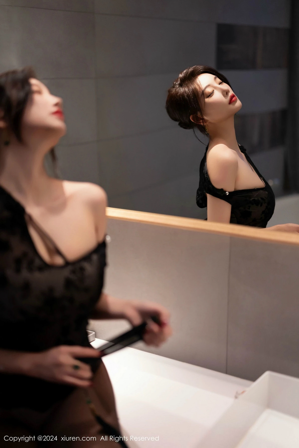 秀人集.com_[XiuRen秀人网]No.9384_女神杨晨晨Yome性感黑色蕾丝内衣配黑丝袜秀丰腴身材完美写真80P