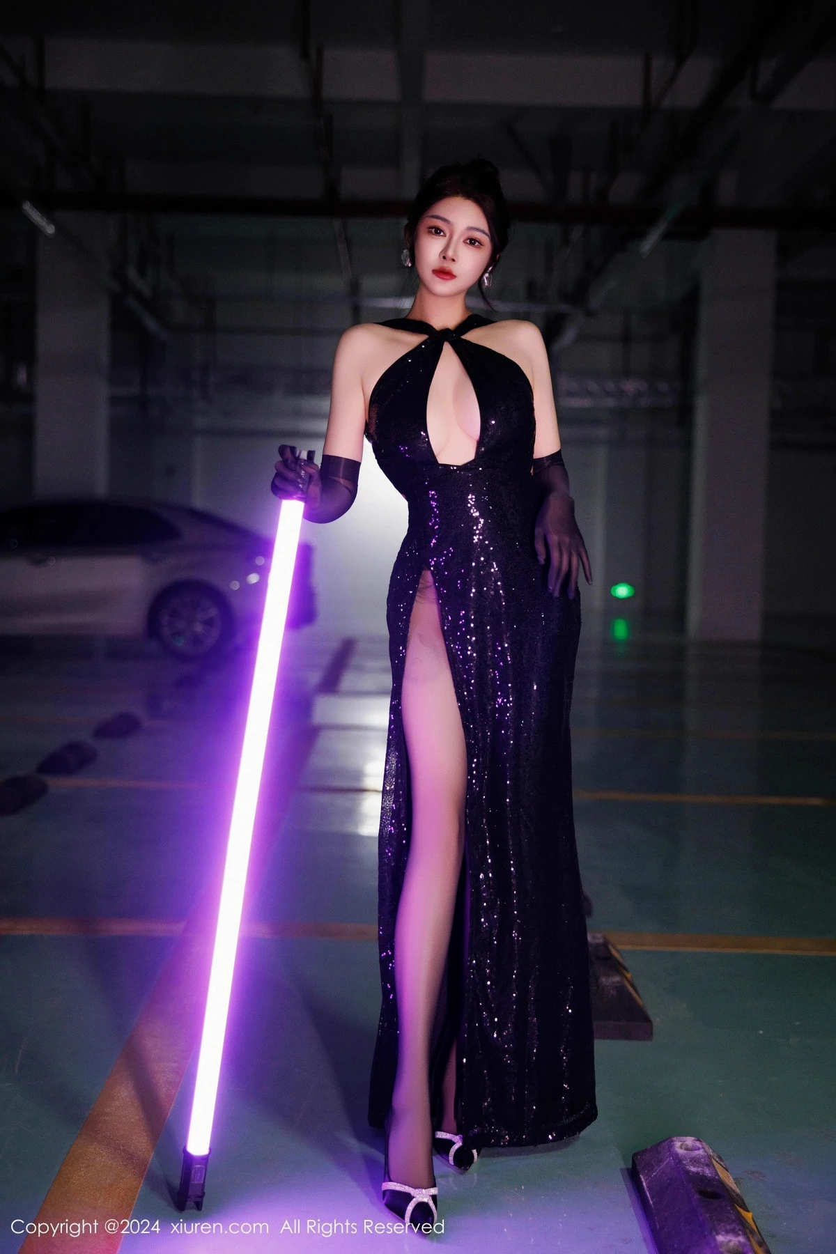 秀人集.com_[XiuRen秀人网]No.9512_模特凯竹Quinn性感黑色连衣裙配黑丝袜秀丰腴身材撩人诱惑写真82P