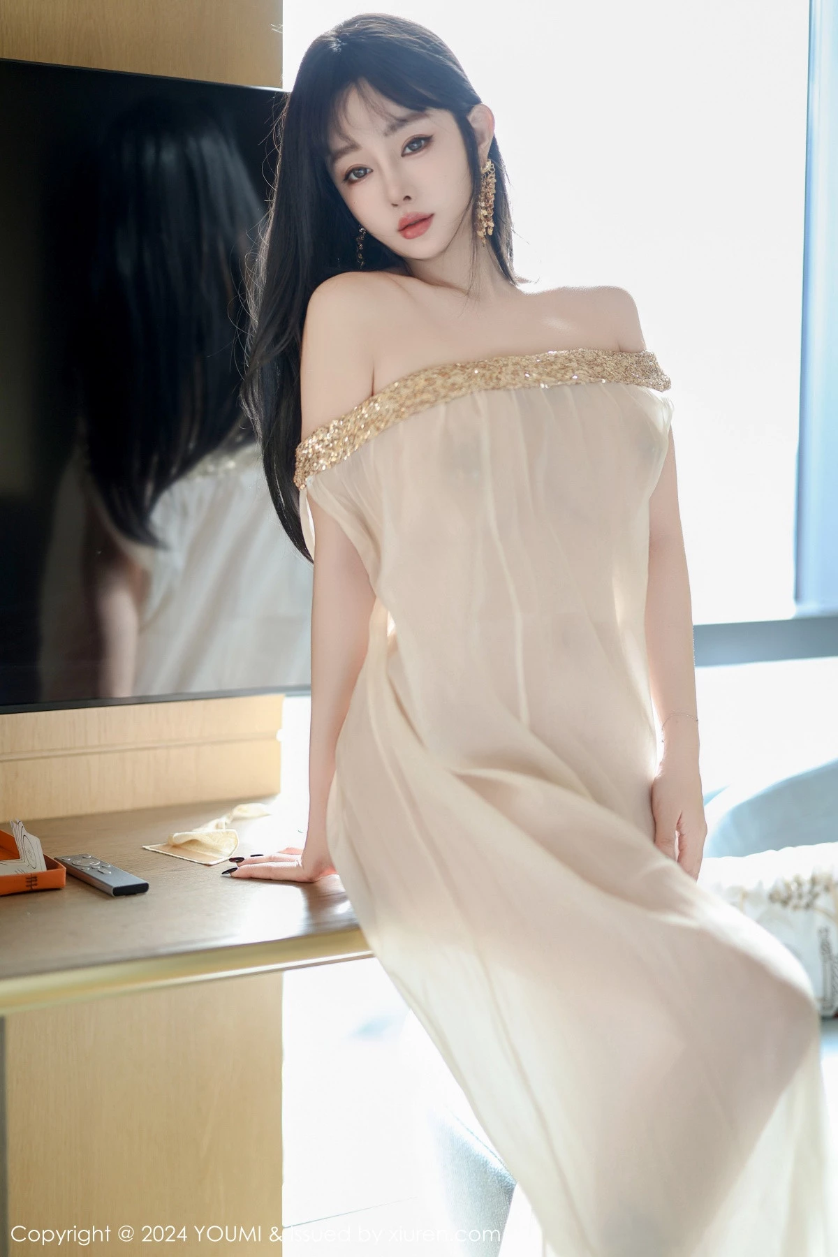 秀人集.com_[YouMi尤蜜荟]Vol.1110_女神王雨纯私房性感浅色轻透连衣长裙半撩秀丰满身材诱惑写真70P