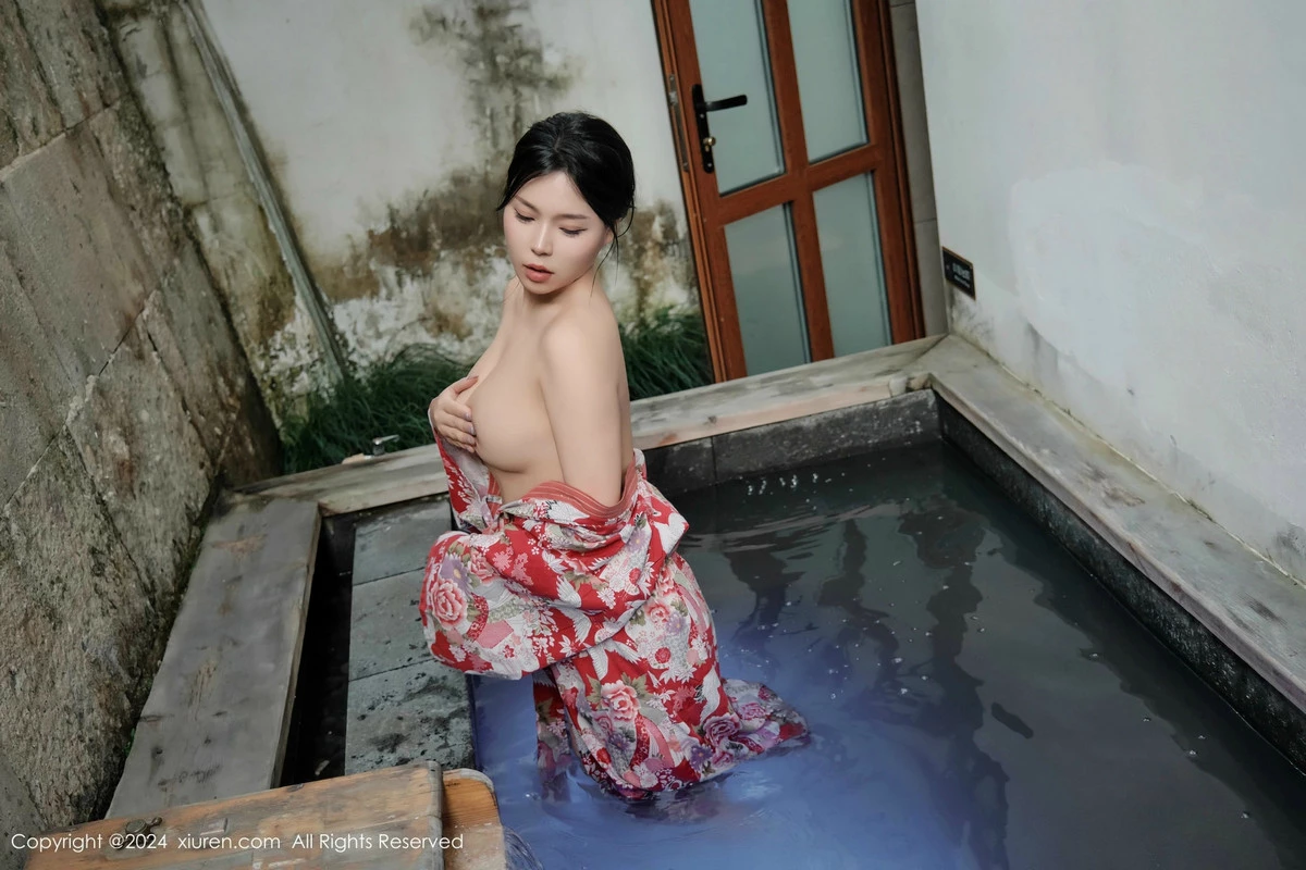 秀人集.com_[XiuRen秀人网]No.9687_模特麦田温泉场景性感花色连衣裙半脱秀曼妙身姿惹火诱惑写真77P