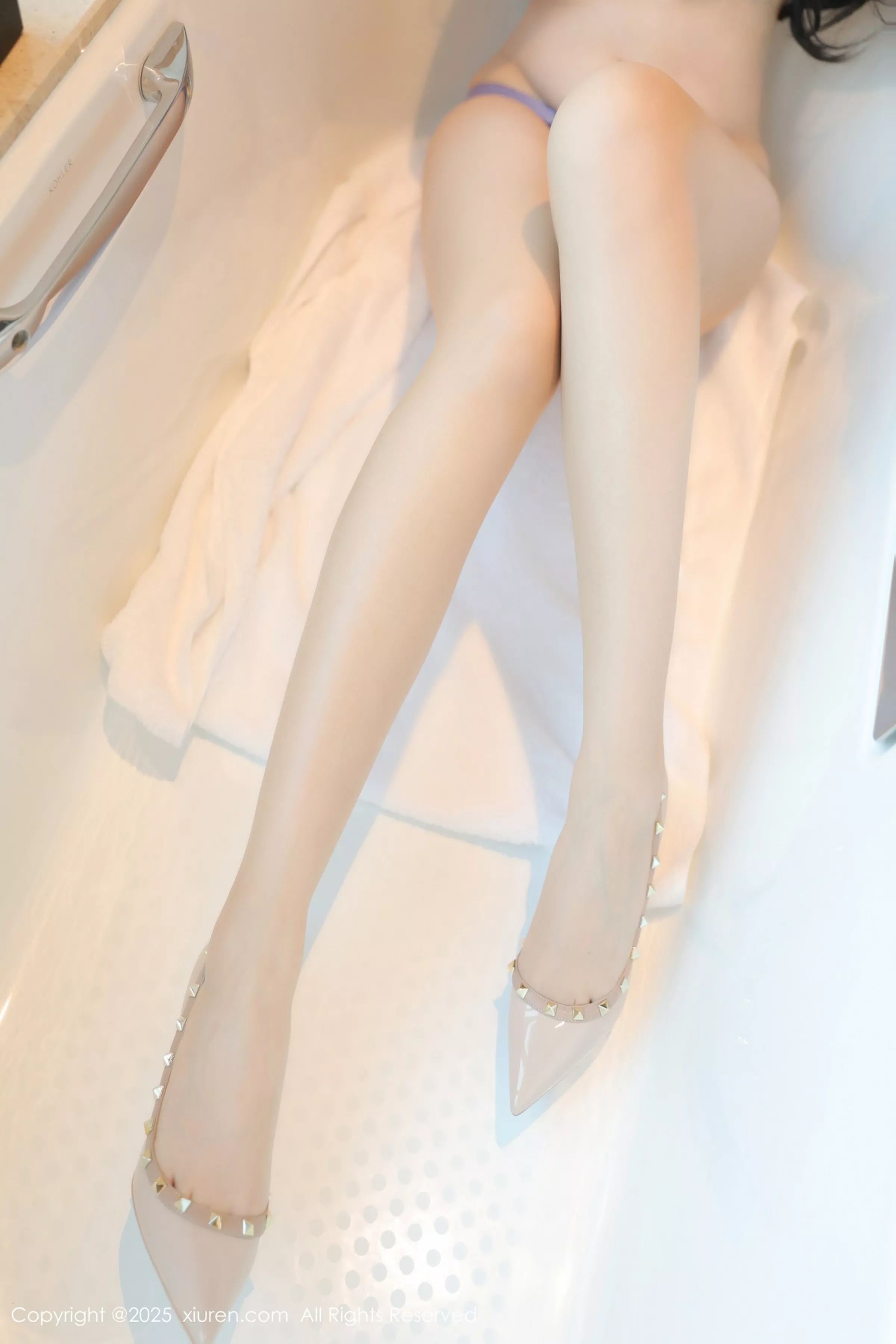 秀人集.com_[XiuRen秀人网]No.10165_模特希雅sia性感紫色蕾丝内衣配超薄丝袜秀丰腴身材完美诱惑写真79P