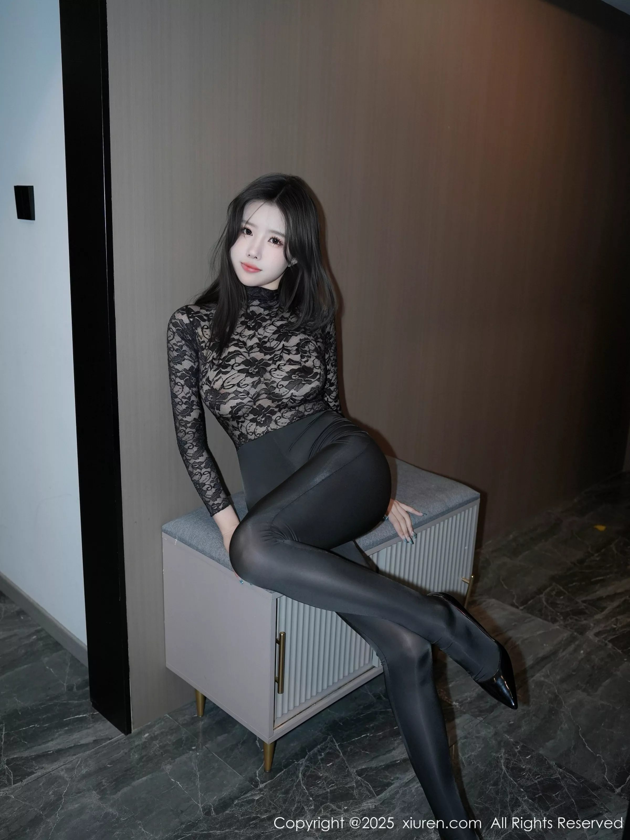 秀人集.com_[XiuRen秀人网]No.10171_模特袁圆性感黑色蕾丝服饰配黑丝连体衣秀曼妙身姿惹火诱惑写真57P