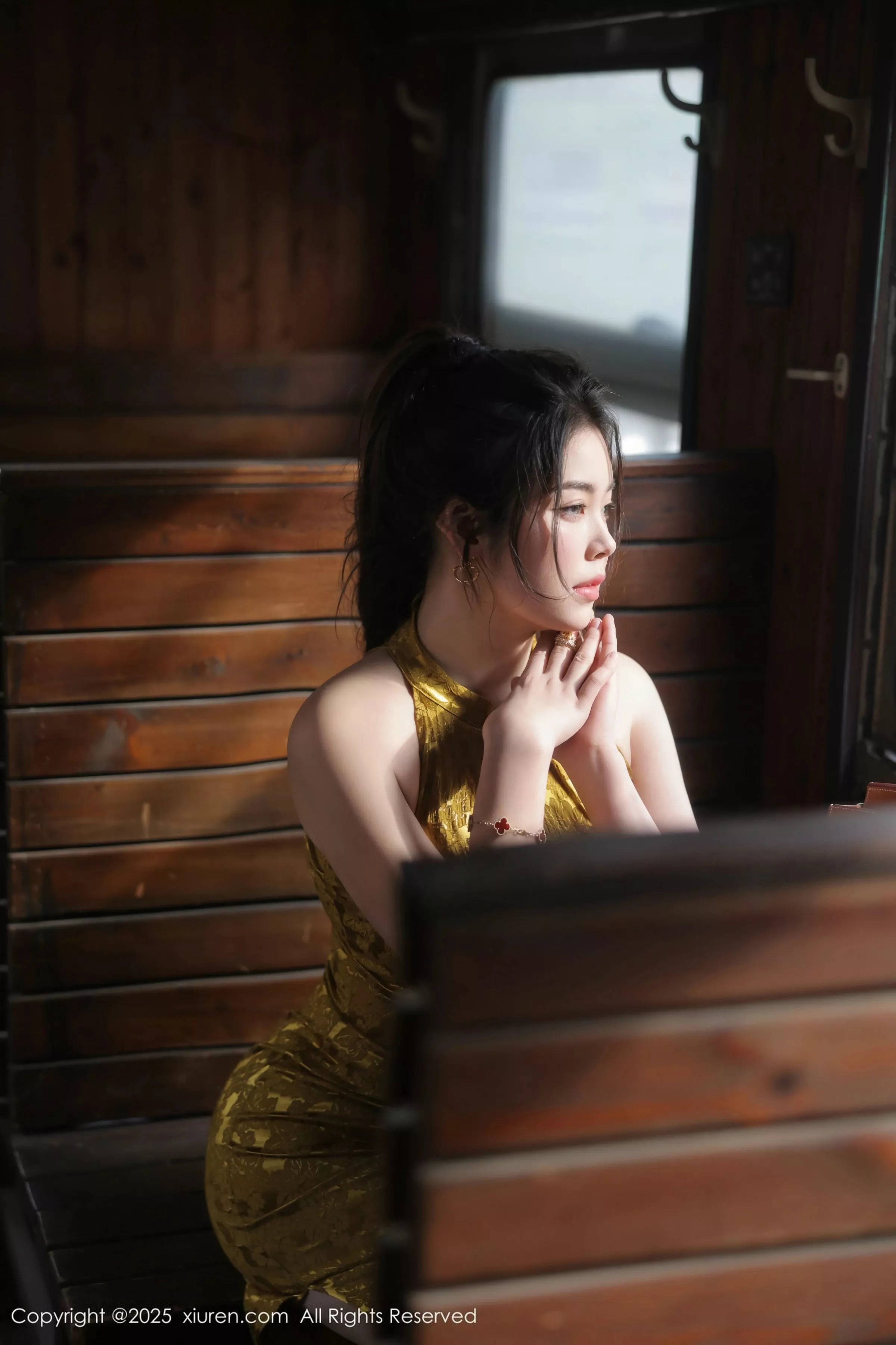 秀人集.com_[XiuRen秀人网]No.10269_模特林若凡F性感黄色旗袍露浅色内衣秀丰腴身材撩人诱惑写真71P