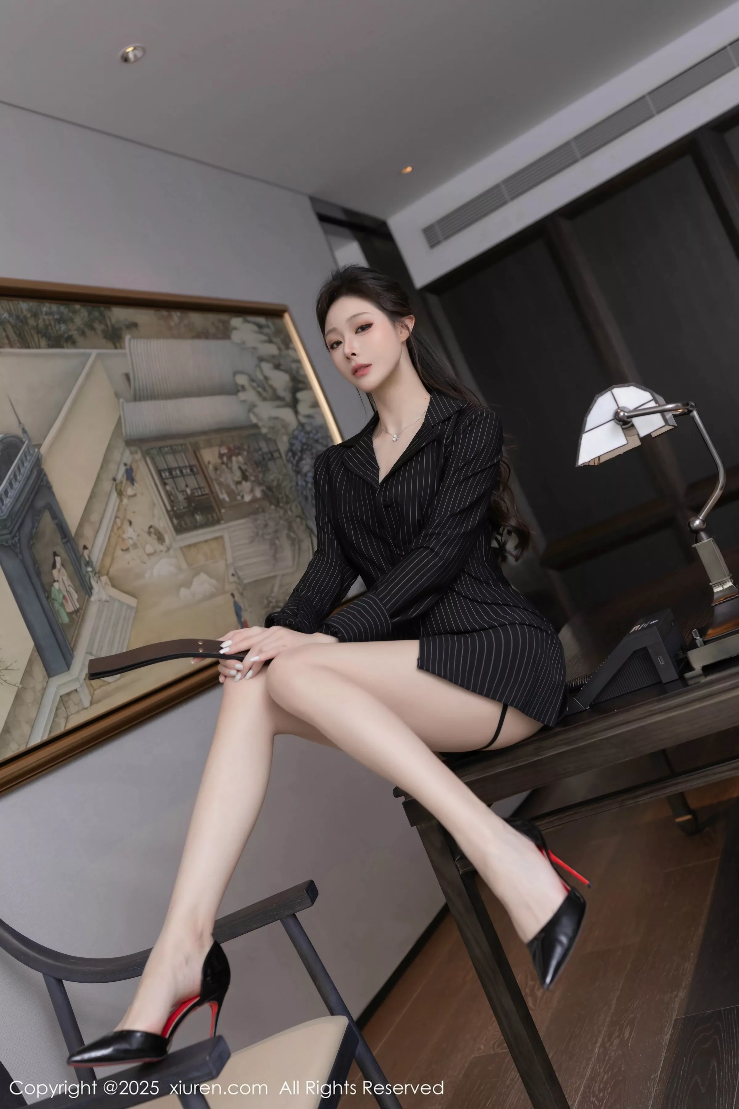 秀人集.com_[XiuRen秀人网]No.10446_模特小逗逗性感黑色衬衫露黑色薄纱情趣服饰秀曼妙身姿诱惑写真79P