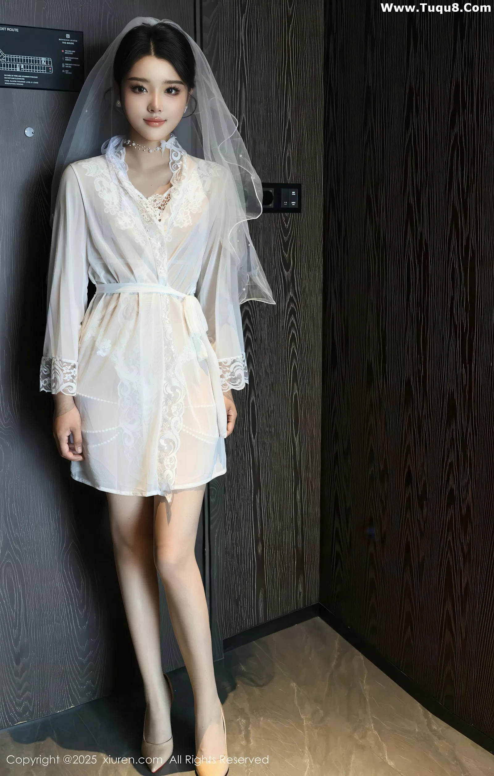 秀人集.com_[XiuRen秀人网]No.10559_新人模特糯梨子性感白色情趣婚纱配白色丝袜秀曼妙身姿诱惑写真70P