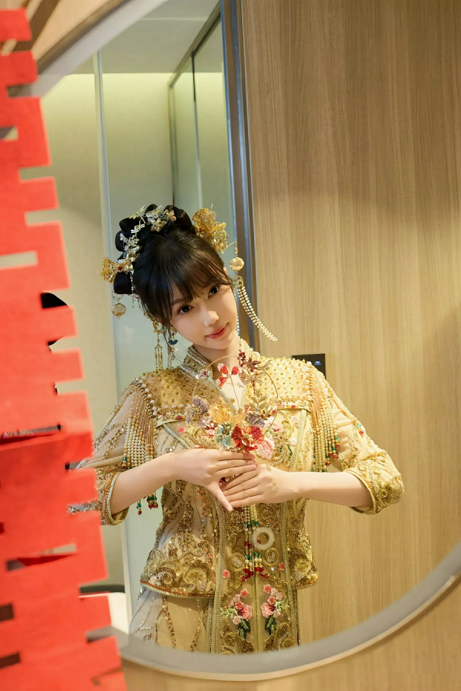 秀人集.com_[XiuRen秀人网]No.10567_模特玥儿玥er性感红色蕾丝内衣配超薄肉丝秀完美身材诱惑写真72P