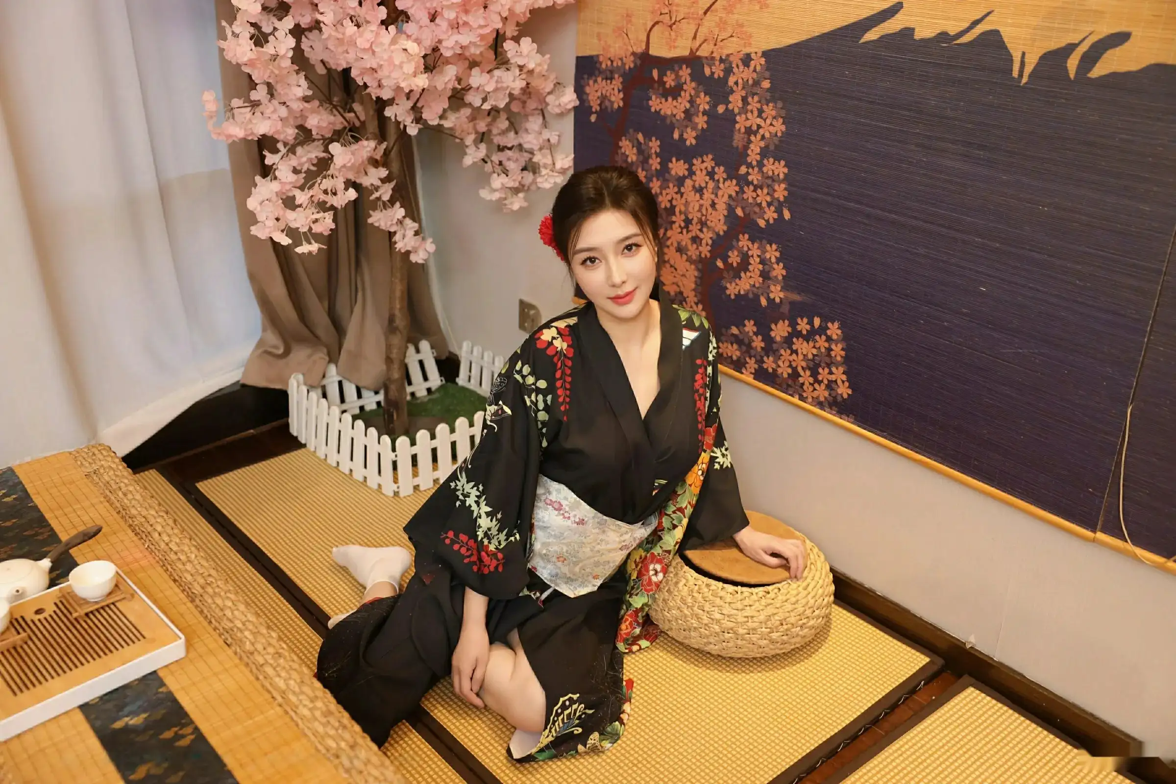 秀人集.com_[XiuRen秀人网]No.10627_模特苏一诺性感日系黑色服饰露红色内衣秀曼妙身材迷人诱惑写真80P