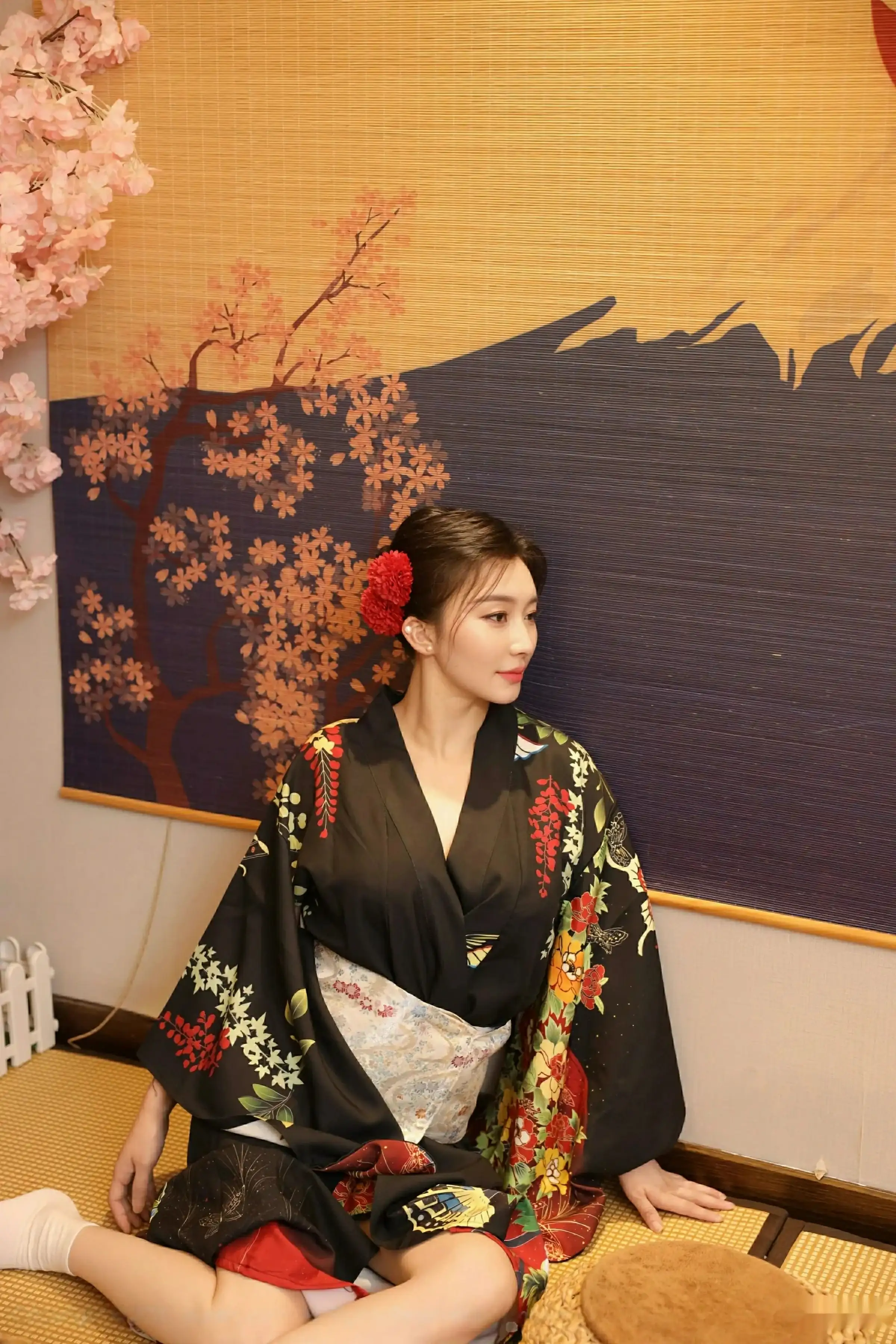 秀人集.com_[XiuRen秀人网]No.10627_模特苏一诺性感日系黑色服饰露红色内衣秀曼妙身材迷人诱惑写真80P