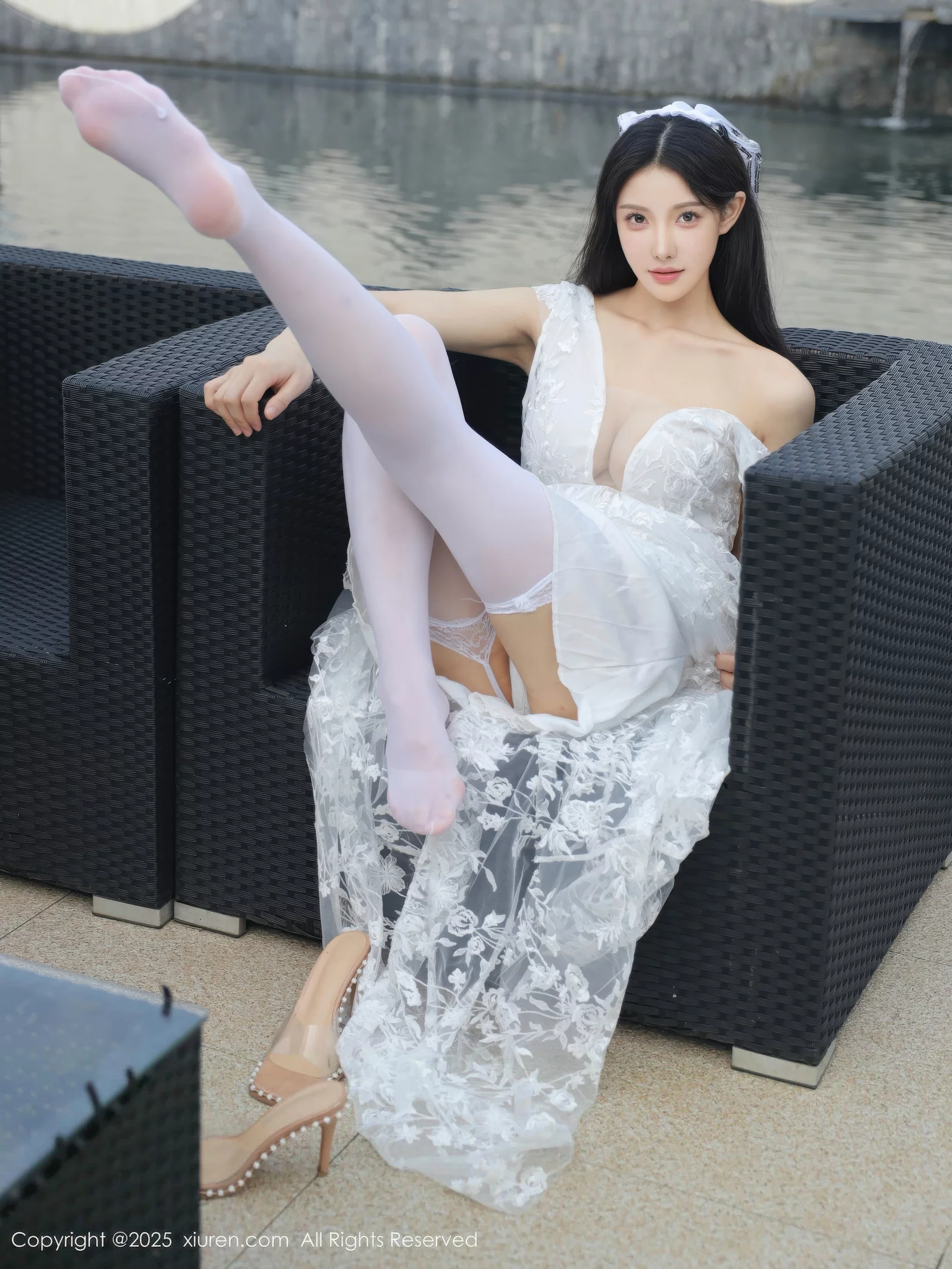 秀人集.com_[XiuRen秀人网]No.10661_模特梨霜儿性感低胸白色婚纱配白色丝袜秀丰腴身材完美诱惑写真82P