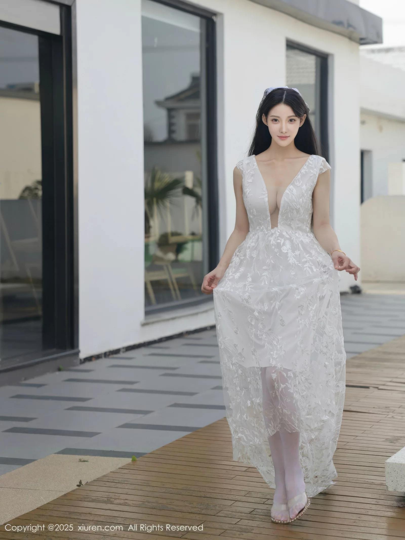 秀人集.com_[XiuRen秀人网]No.10661_模特梨霜儿性感低胸白色婚纱配白色丝袜秀丰腴身材完美诱惑写真82P