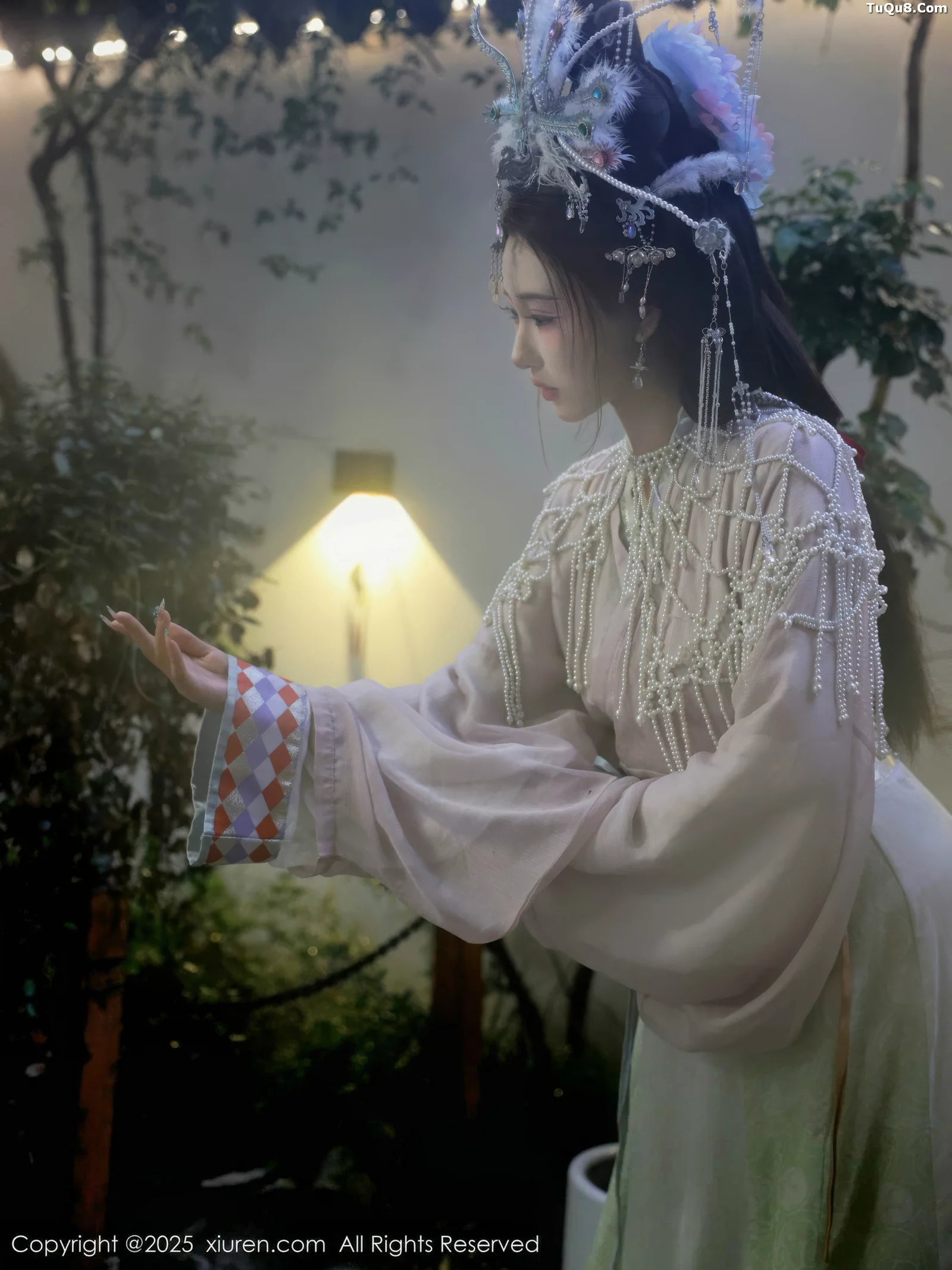 秀人集.com_[XiuRen秀人网]No.10736_模特金允希Yuki性感浅色古装薄纱服饰秀丰腴身材迷人诱惑写真80P