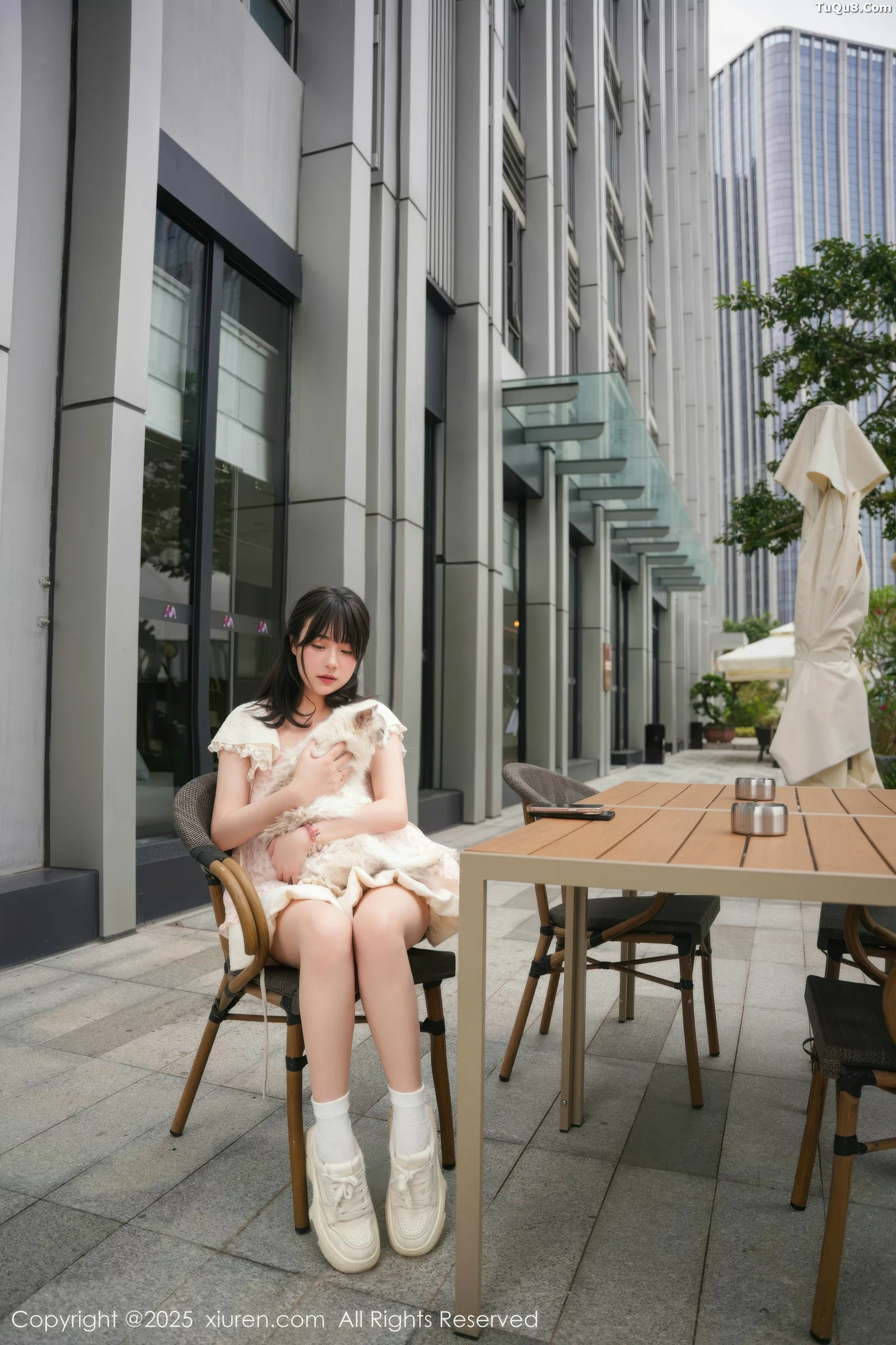 秀人集.com_[XiuRen秀人网]No.10734_模特软情性感浅色连衣短裙配白色腿袜秀翘臀模特撩人诱惑写真75P