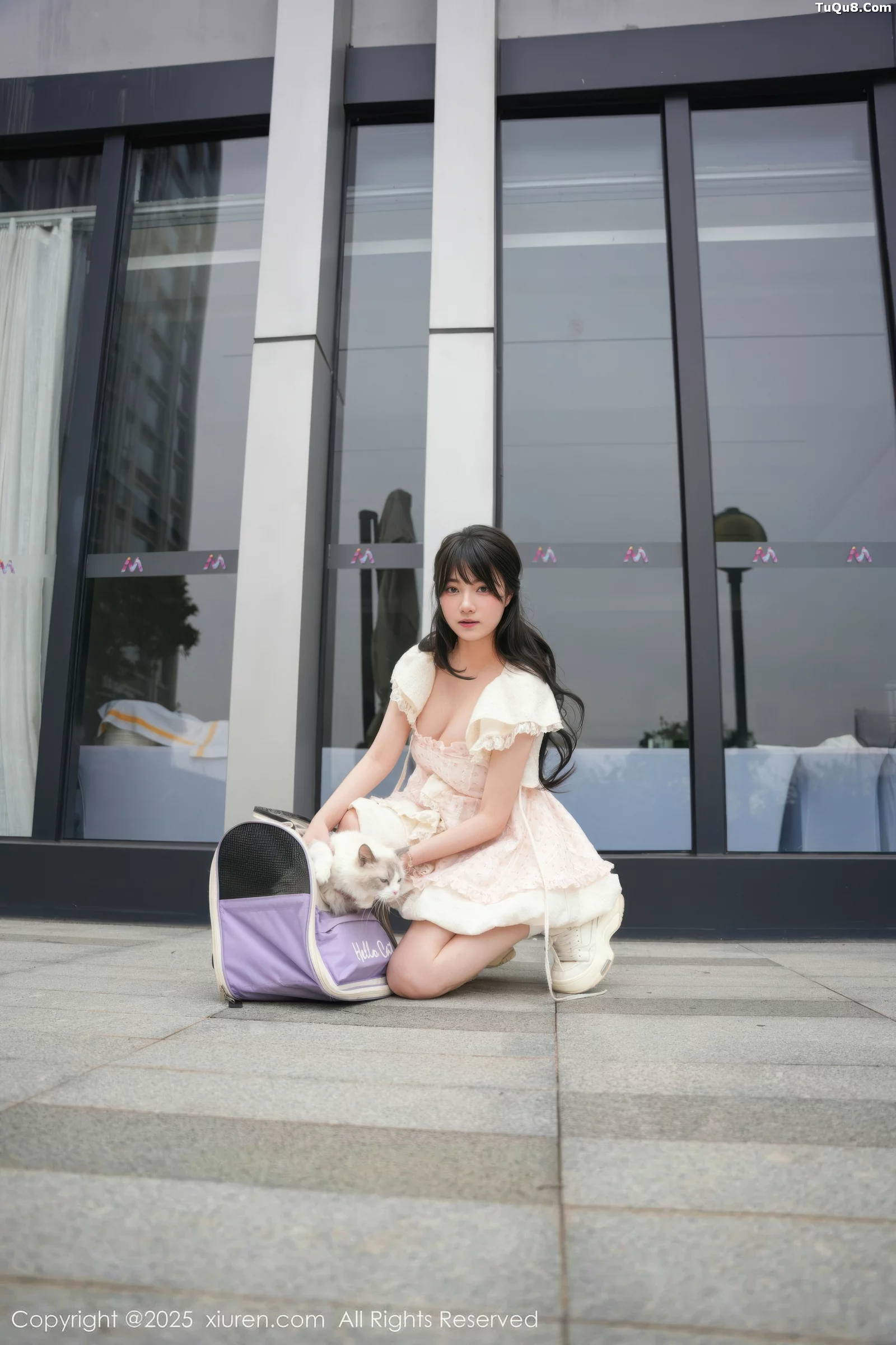 秀人集.com_[XiuRen秀人网]No.10734_模特软情性感浅色连衣短裙配白色腿袜秀翘臀模特撩人诱惑写真75P