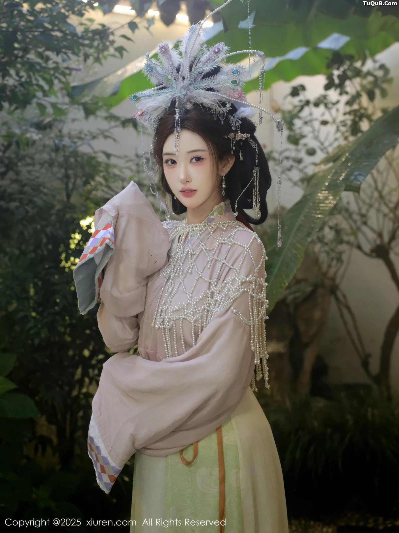 秀人集.com_[XiuRen秀人网]No.10736_模特金允希Yuki性感浅色古装薄纱服饰秀丰腴身材迷人诱惑写真80P