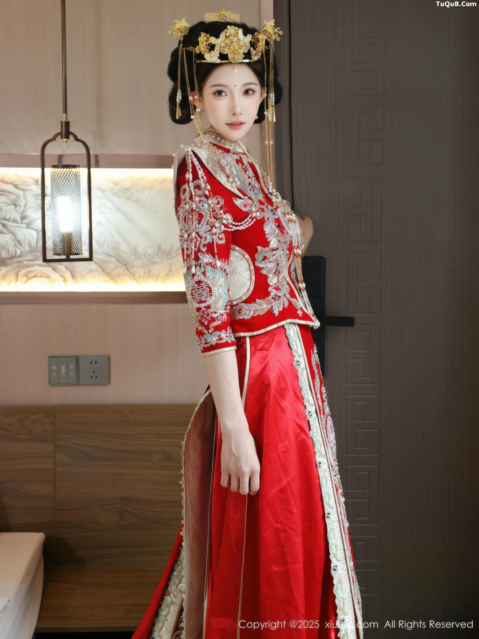 秀人集.com_[XiuRen秀人网]No.10742_模特梨霜儿性感红色新娘服饰配肉色丝袜秀丰腴身材迷人诱惑写真84P