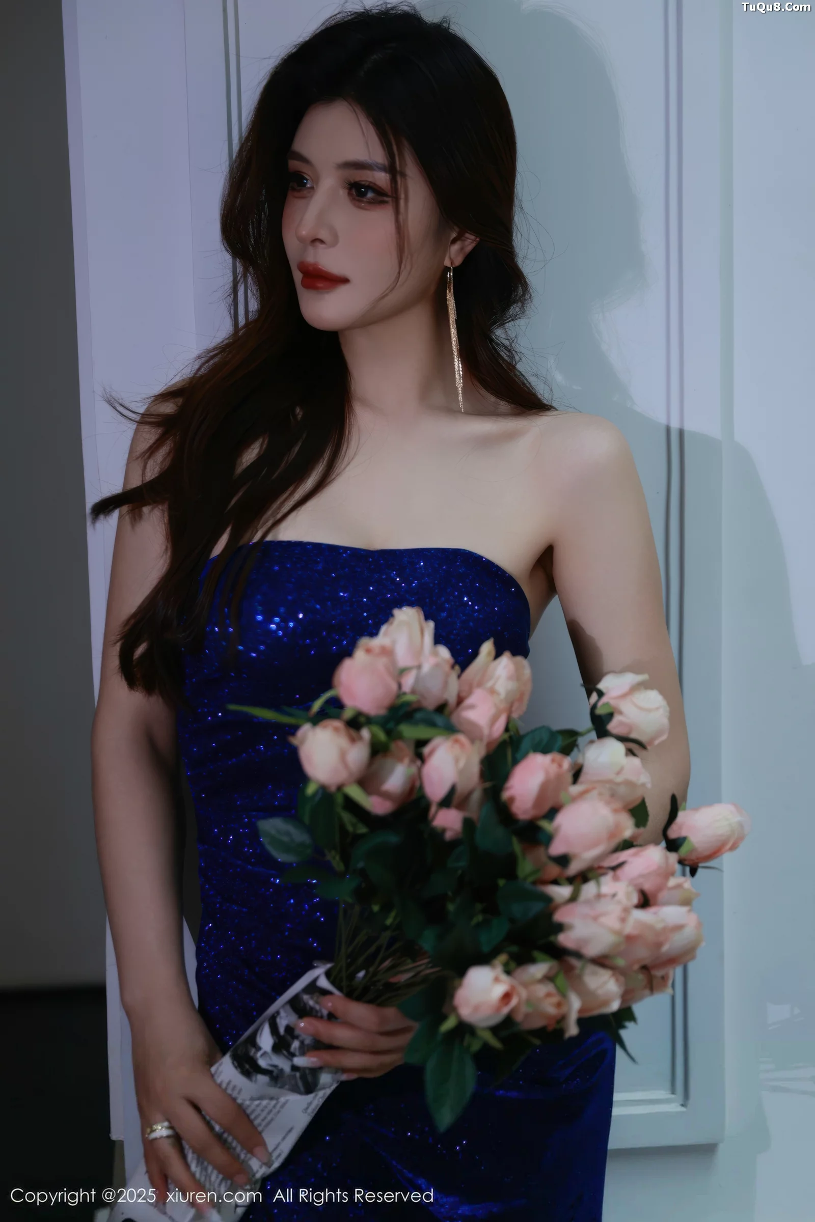 秀人集.com_[XiuRen秀人网]No.10740_模特阿依莎性感蓝色连衣裙露蓝色内衣配黑丝袜秀曼妙身材诱惑写真71P