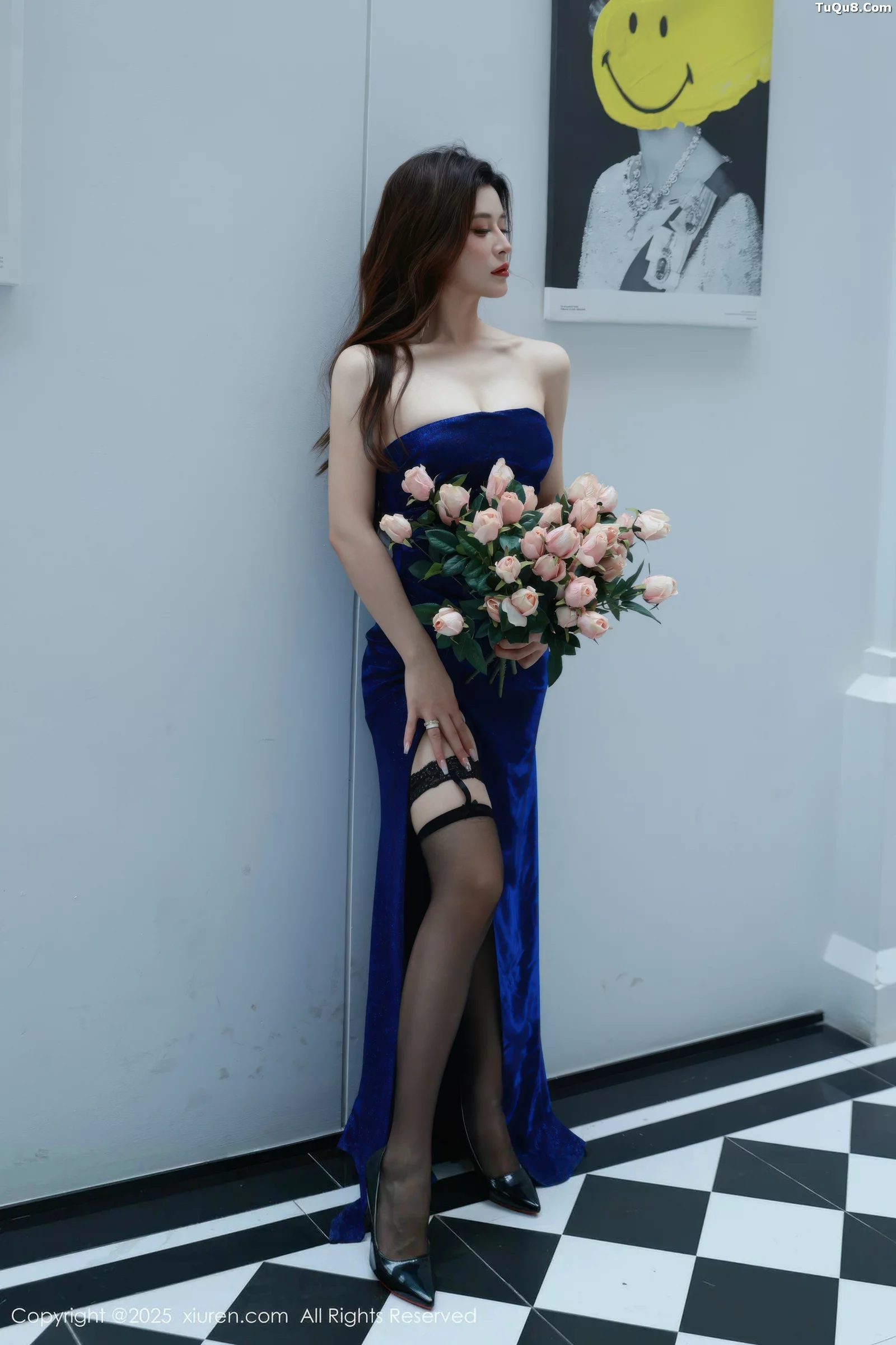 秀人集.com_[XiuRen秀人网]No.10740_模特阿依莎性感蓝色连衣裙露蓝色内衣配黑丝袜秀曼妙身材诱惑写真71P