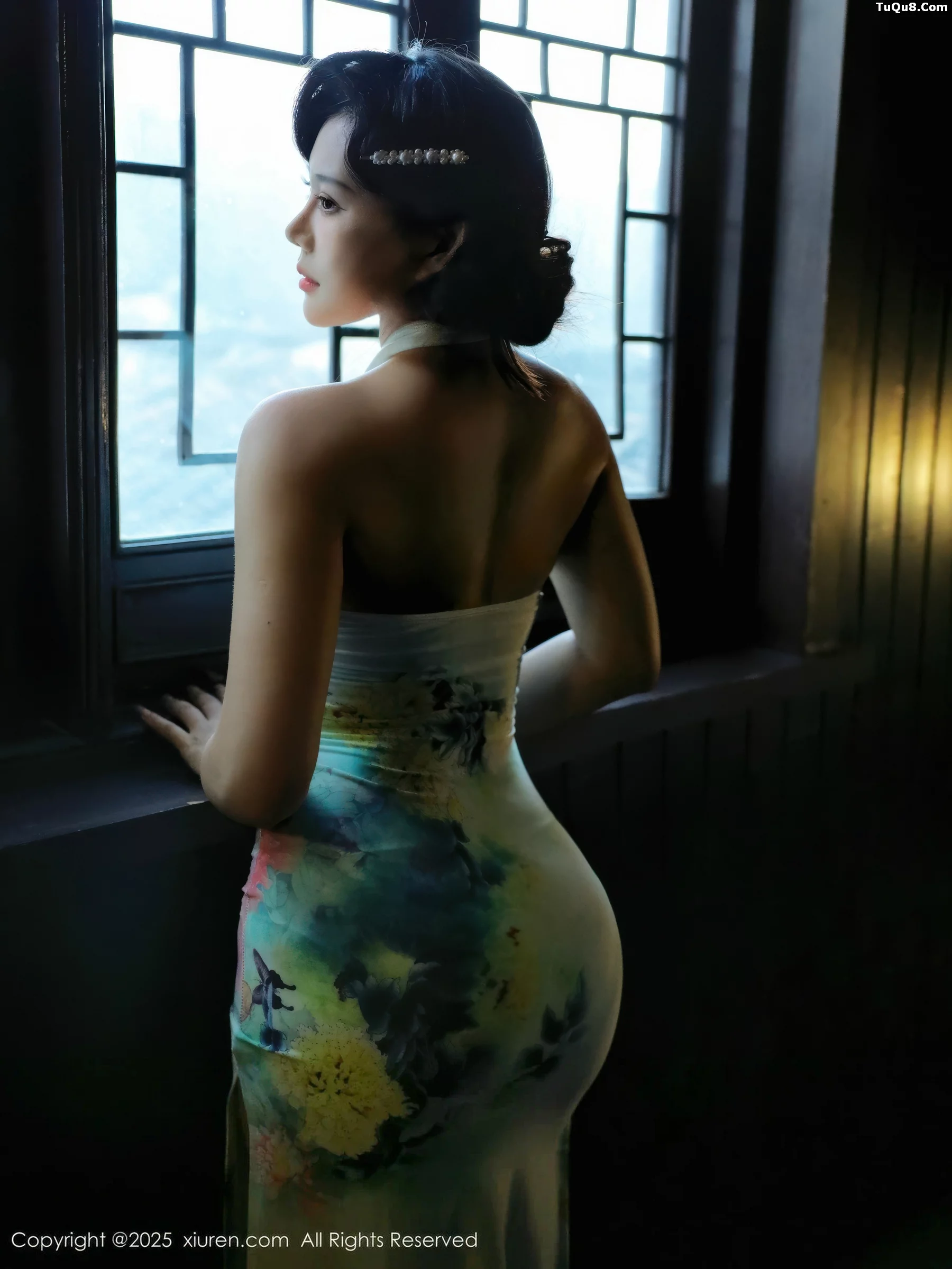 秀人集.com_[XiuRen秀人网]No.10749_新人模特莉莉安娜o性感绿色旗袍配超薄肉丝秀丰满身材诱惑写真73P