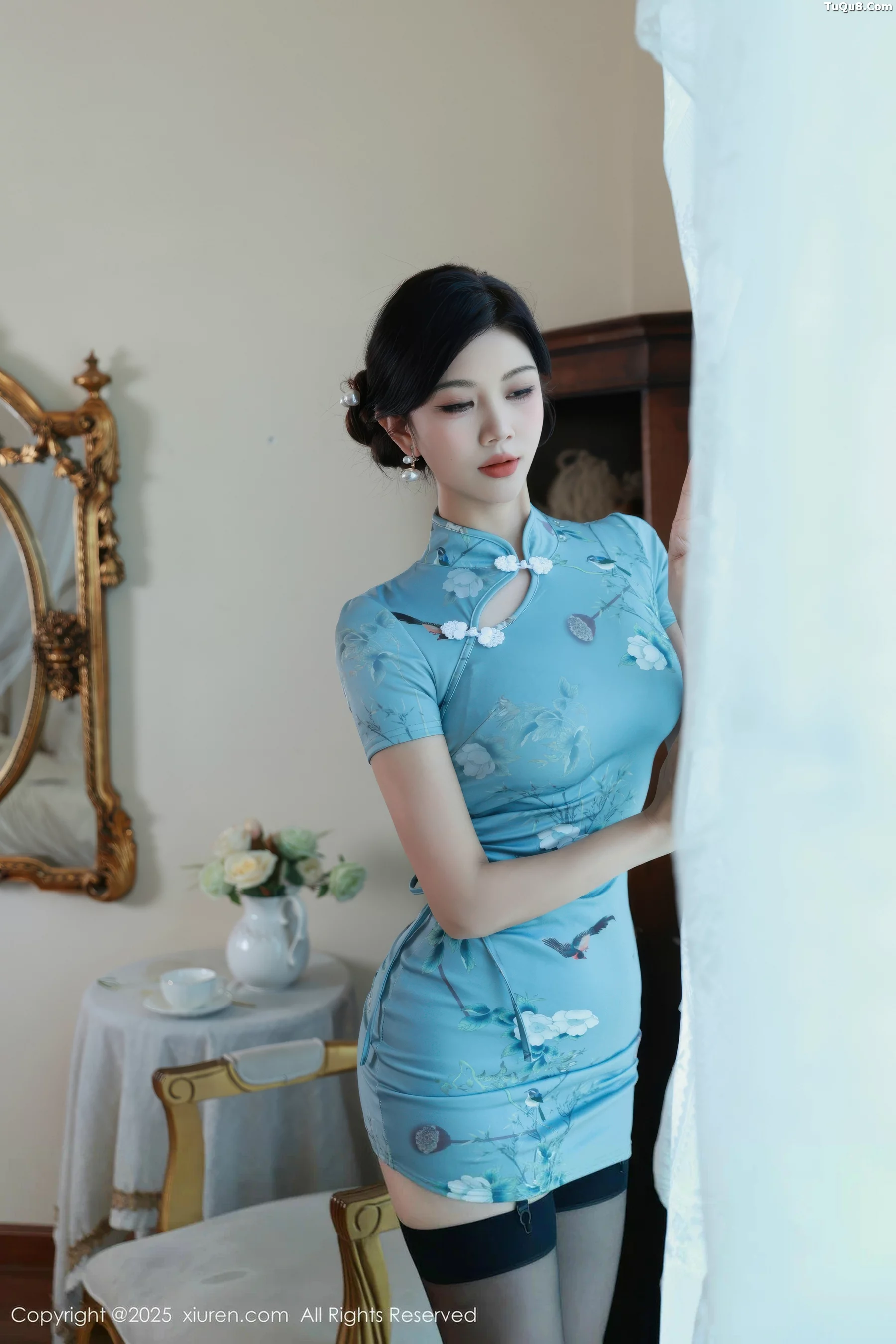 秀人集.com_[XiuRen秀人网]No.10753_模特玫瑰我爱你性感旗袍露黑色内衣配黑丝吊袜秀凹凸身材诱惑写真70P