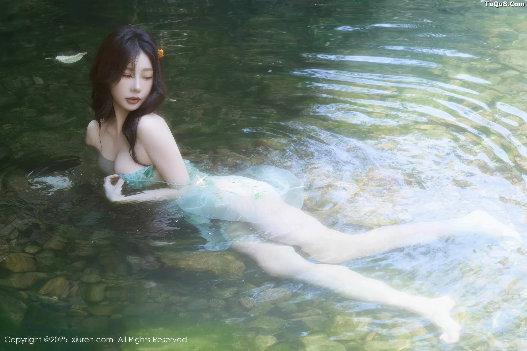 秀人集.com_[XiuRen秀人网]No.10756_模特尹甜甜户外小溪性感薄纱亮片裙湿身秀丰腴身材惹火诱惑写真60P