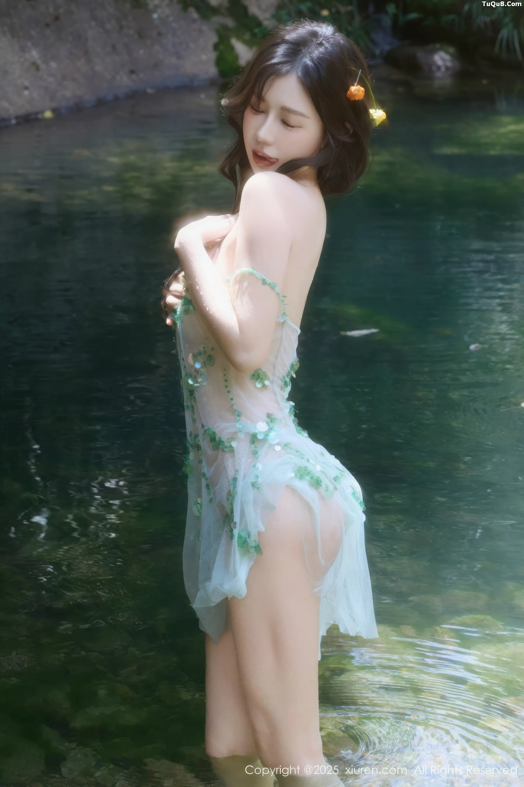 秀人集.com_[XiuRen秀人网]No.10756_模特尹甜甜户外小溪性感薄纱亮片裙湿身秀丰腴身材惹火诱惑写真60P