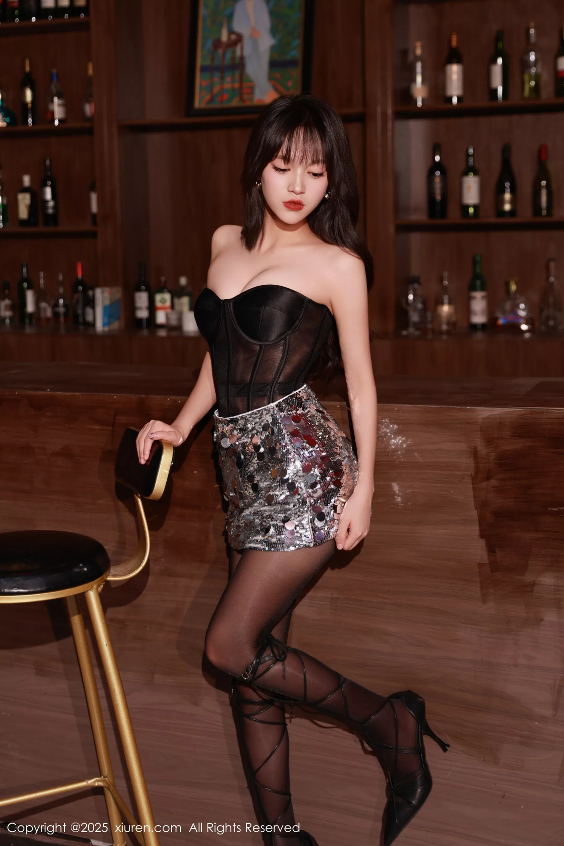 秀人集.com_[XiuRen秀人网]No.10772_模特糯咪性感黑色连衣短裙露红色内衣配超薄黑丝极致魅惑写真76P