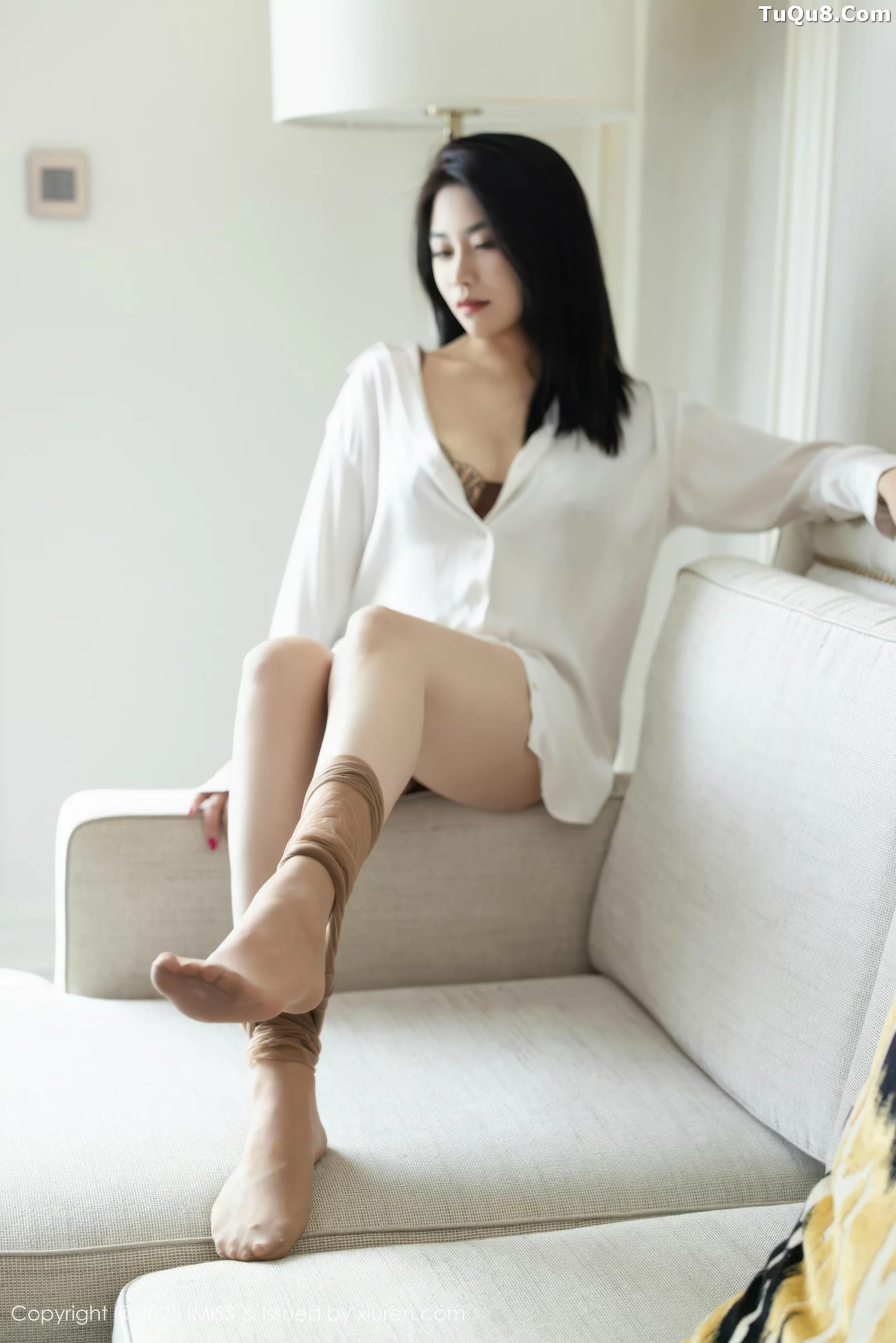 秀人集.com_[IMISS爱蜜社]Vol.800_女神许诺Sabrina性感白色OL服饰配超薄肉丝秀完美身材诱惑写真86P