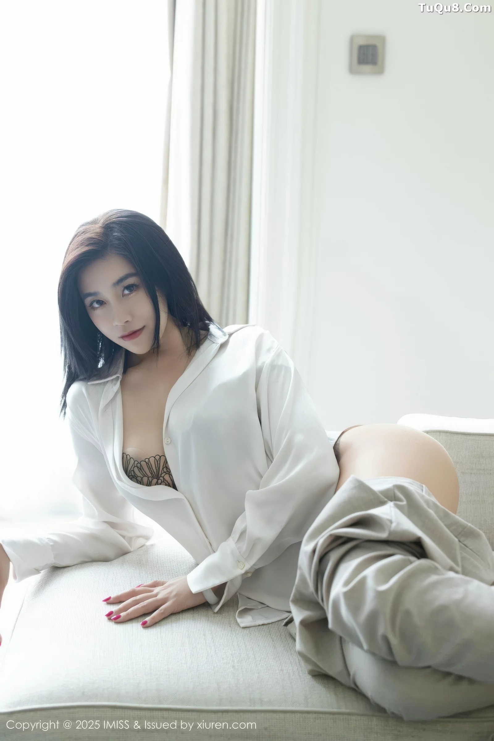 秀人集.com_[IMISS爱蜜社]Vol.800_女神许诺Sabrina性感白色OL服饰配超薄肉丝秀完美身材诱惑写真86P