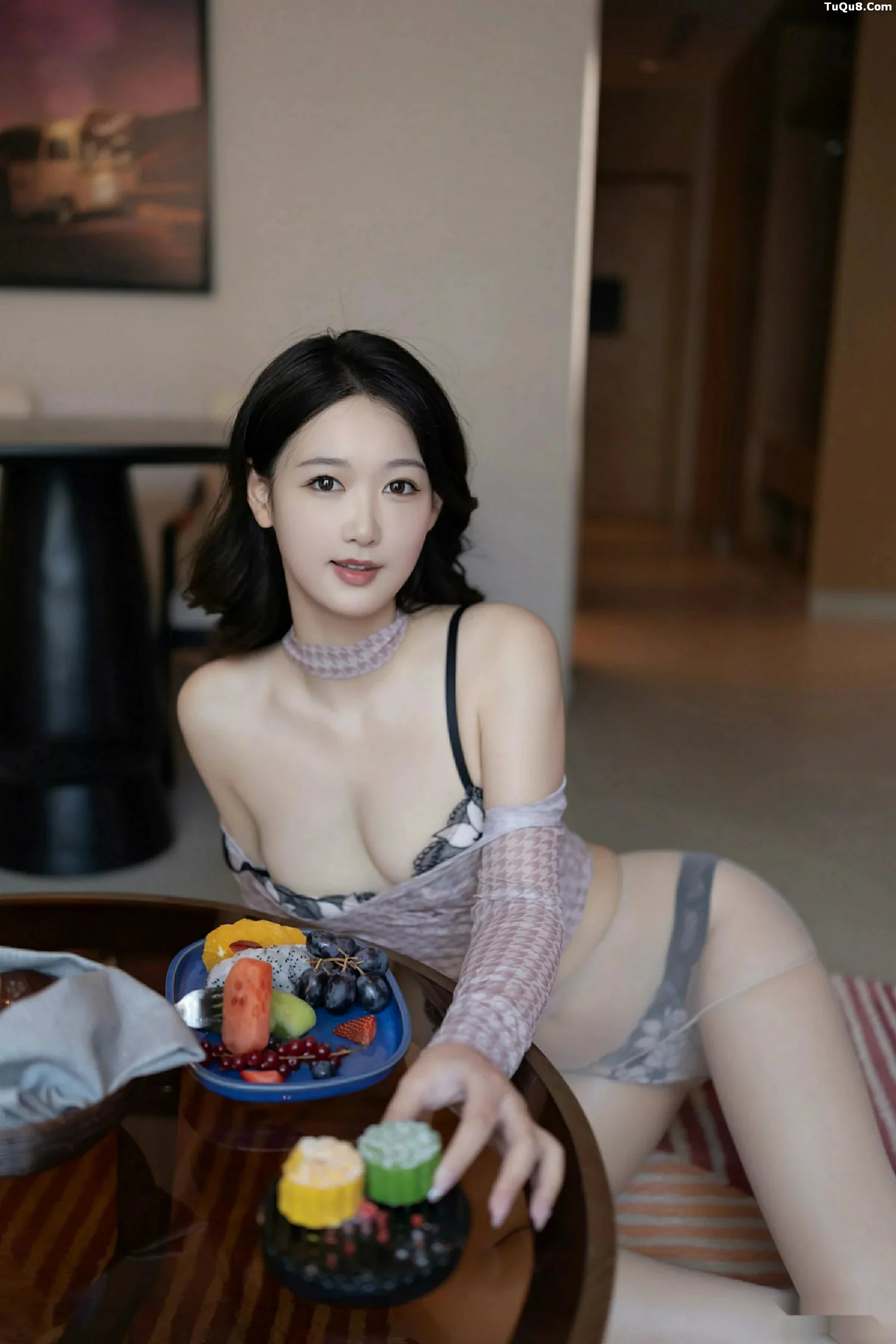 秀人集.com_[XiuRen秀人网]No.10795_模特唐安琪性感紫色短裙露黑色内衣配超薄肉丝秀曼妙身姿诱惑写真72P