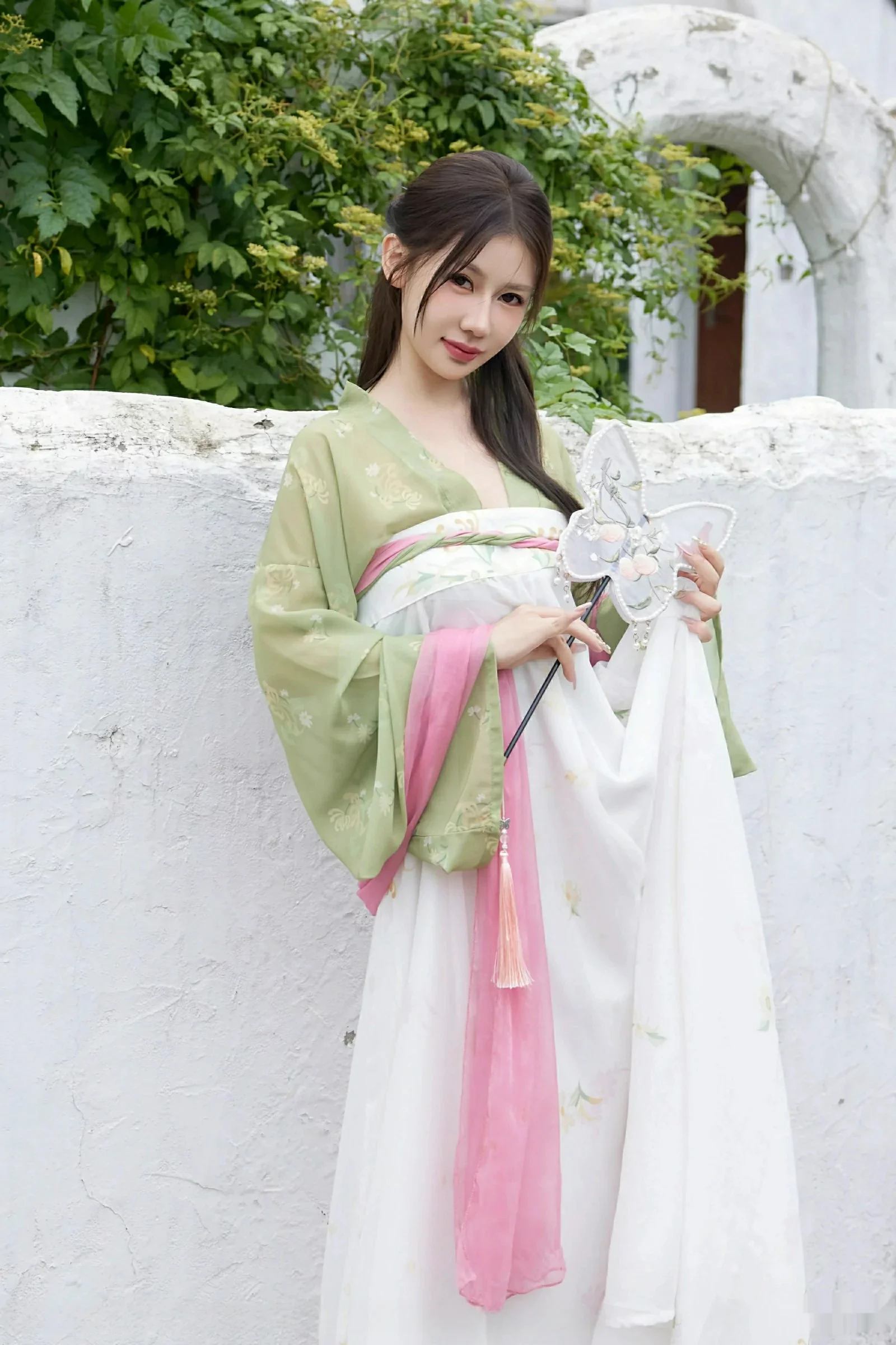 秀人集.com_[XiuRen秀人网]No.10834_模特尹甜甜sunny性感薄纱汉服装扮配超薄肉丝秀完美身材诱惑写真83P