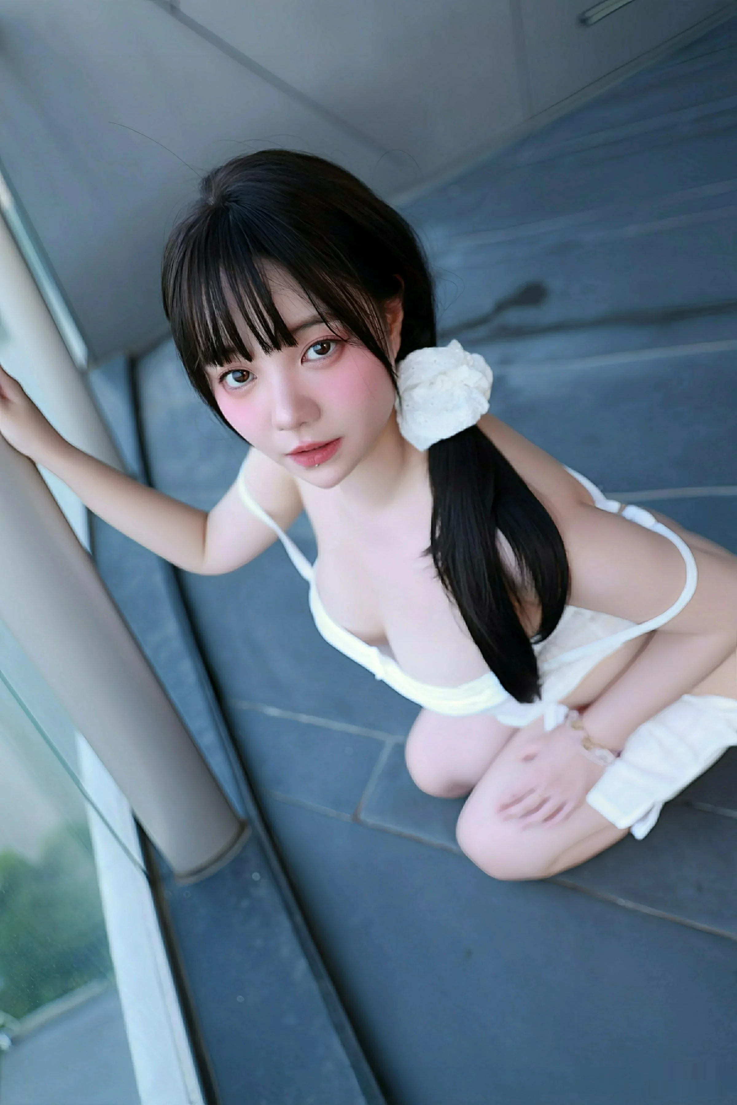 秀人集.com_[XiuRen秀人网]No.10841_模特软情性感白色低胸吊带配白色短裤秀丰腴身姿撩人诱惑写真70P