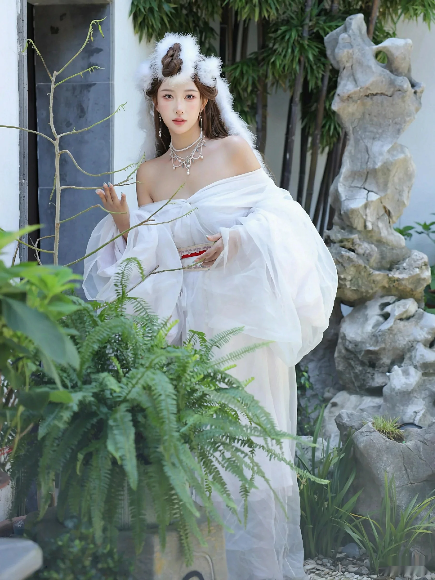 秀人集.com_[XiuRen秀人网]No.10843_模特金允希Yuki性感白色锦毛鼠装扮低胸秀丰腴身材完美诱惑写真78P