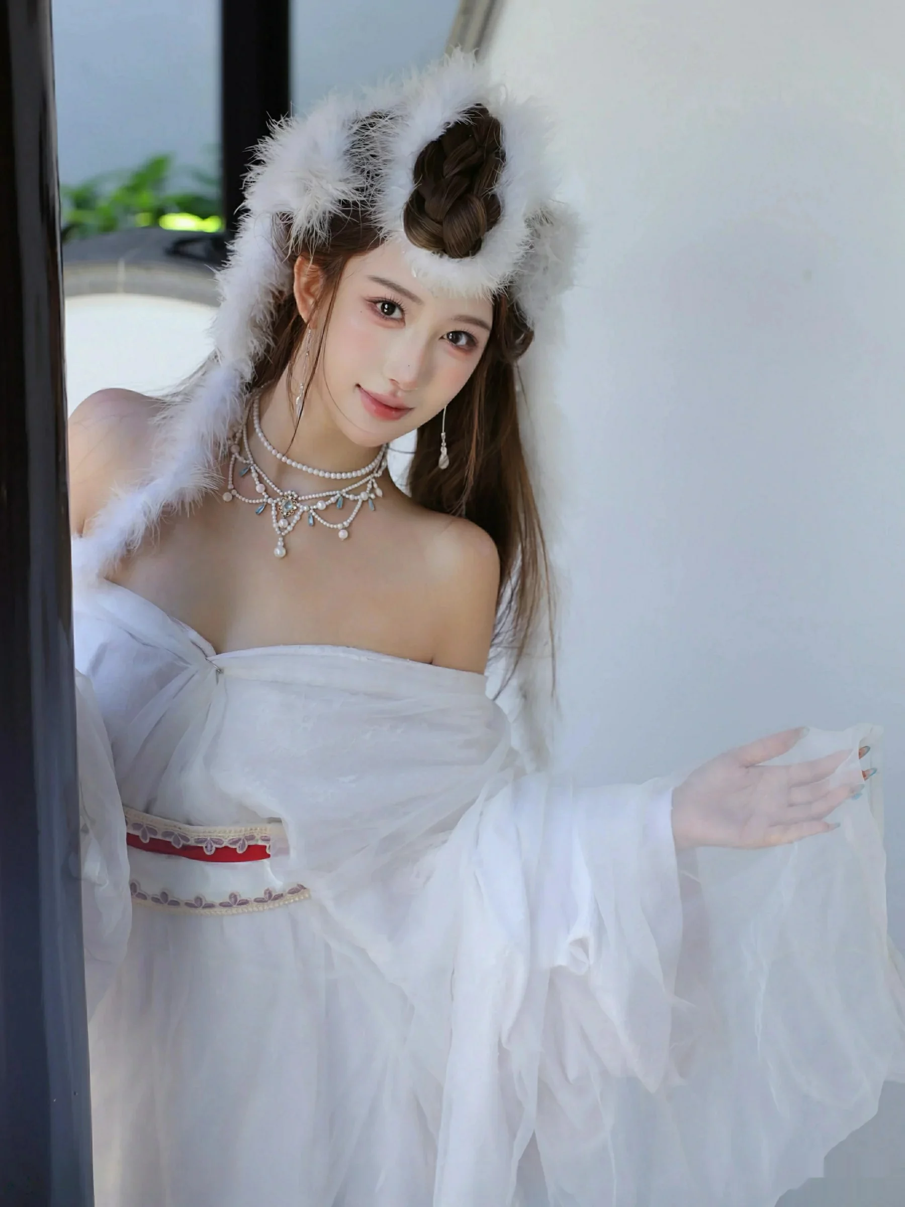 秀人集.com_[XiuRen秀人网]No.10843_模特金允希Yuki性感白色锦毛鼠装扮低胸秀丰腴身材完美诱惑写真78P