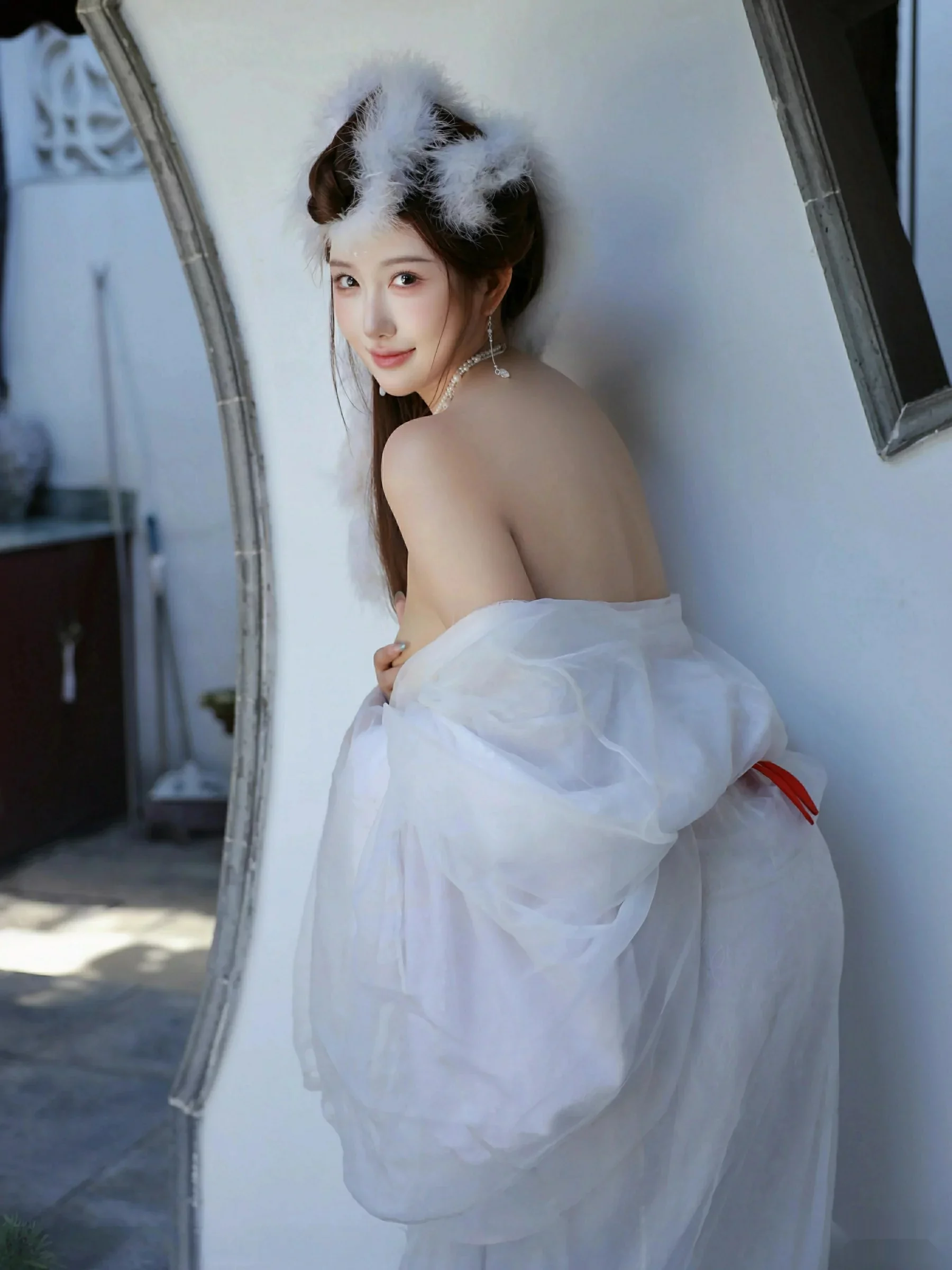 秀人集.com_[XiuRen秀人网]No.10843_模特金允希Yuki性感白色锦毛鼠装扮低胸秀丰腴身材完美诱惑写真78P