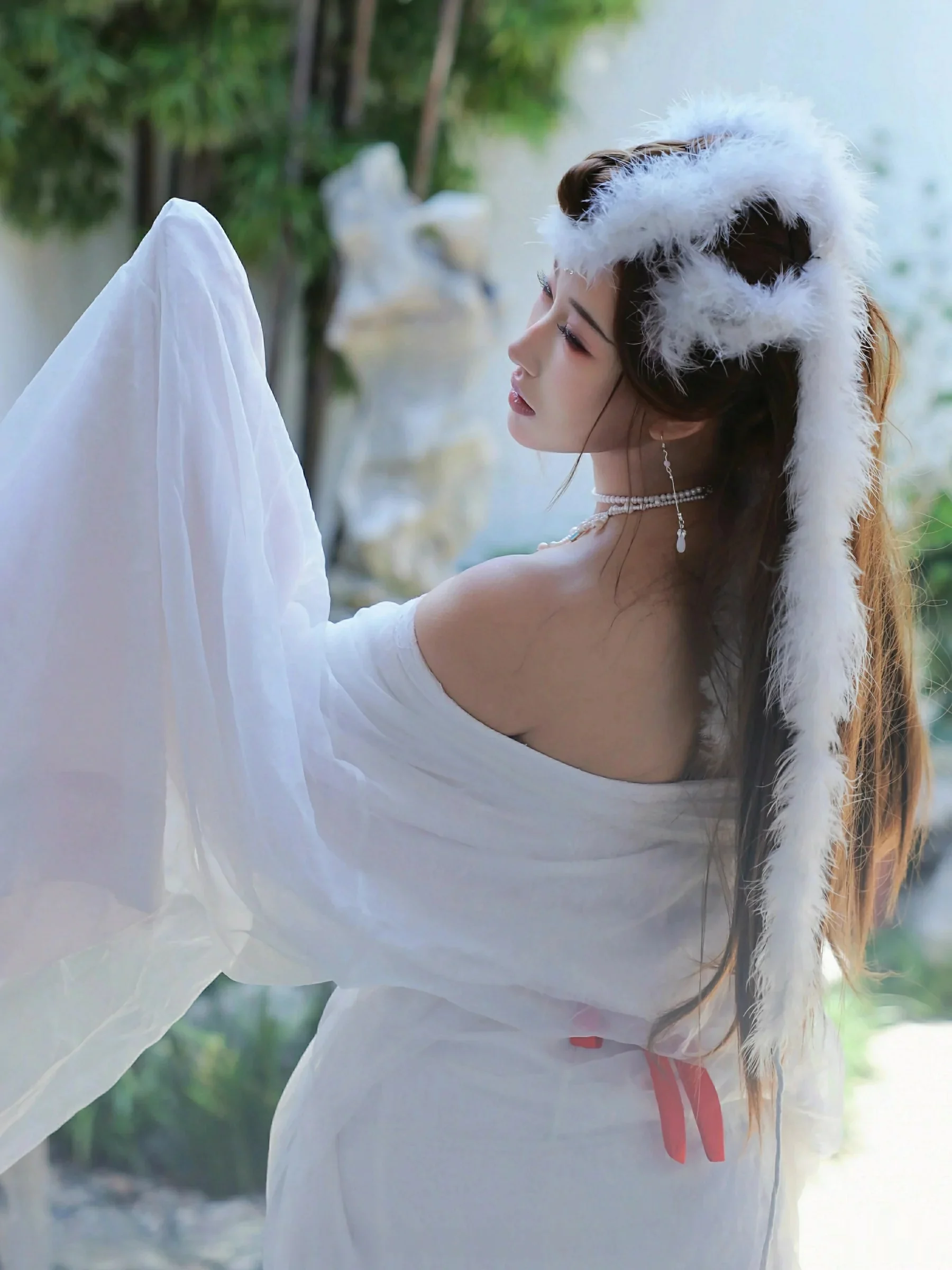 秀人集.com_[XiuRen秀人网]No.10843_模特金允希Yuki性感白色锦毛鼠装扮低胸秀丰腴身材完美诱惑写真78P