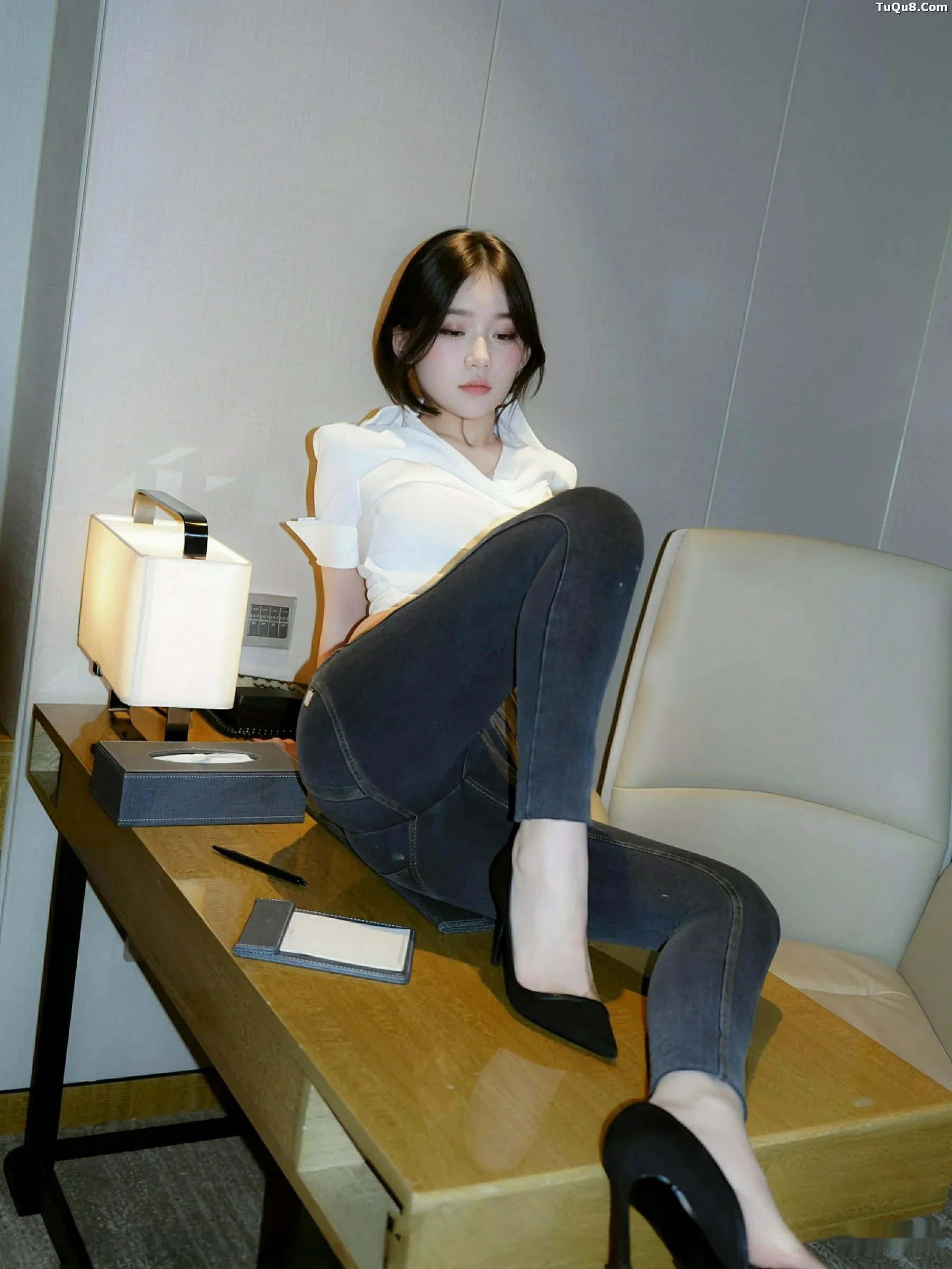 秀人集.com_[XiuRen秀人网]No.10785_模特汁汁性感白T配牛仔长裤露蓝灰色内衣秀曼妙身姿诱惑写真76P